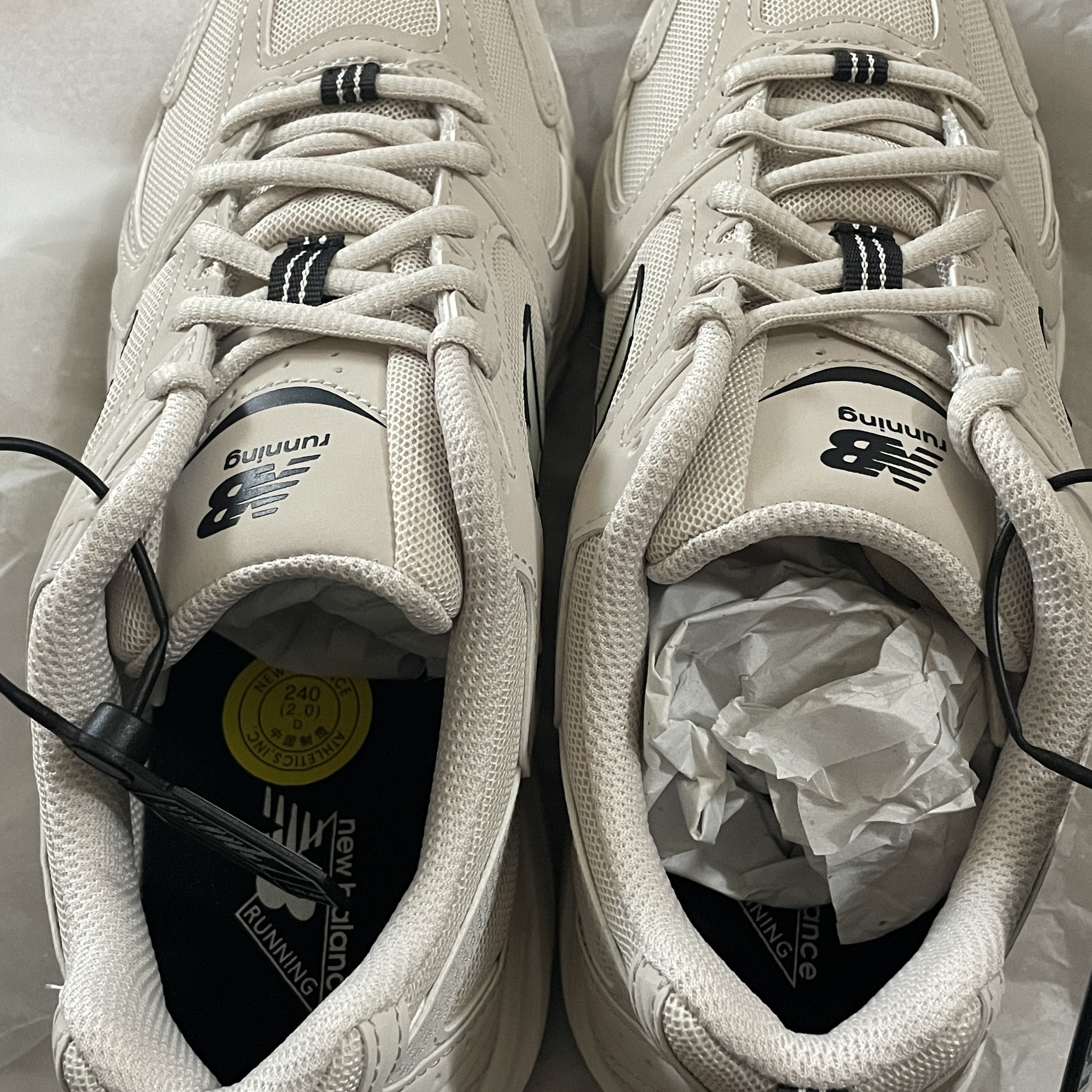 New Balance 530 Ivory 착용 스타일