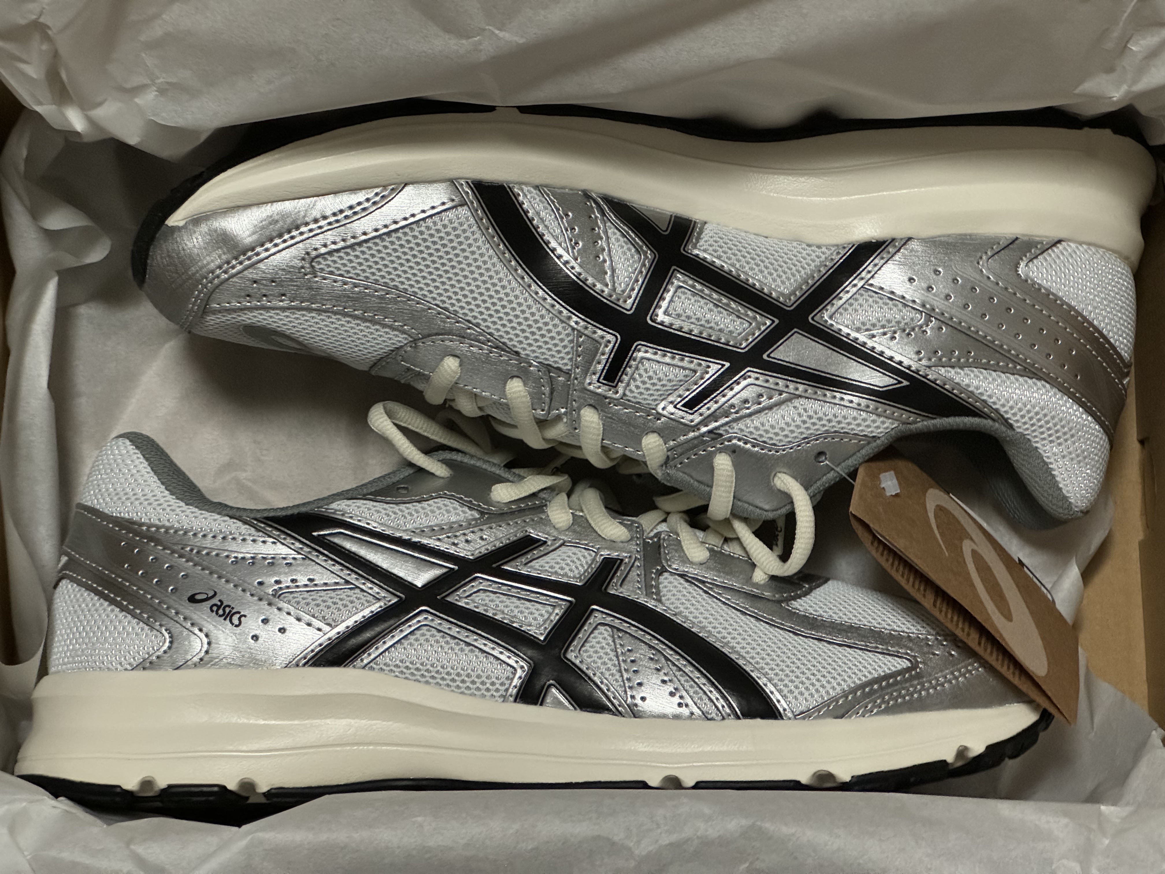 Asics Jog 100 S White Black - 2E Wide 착용 스타일
