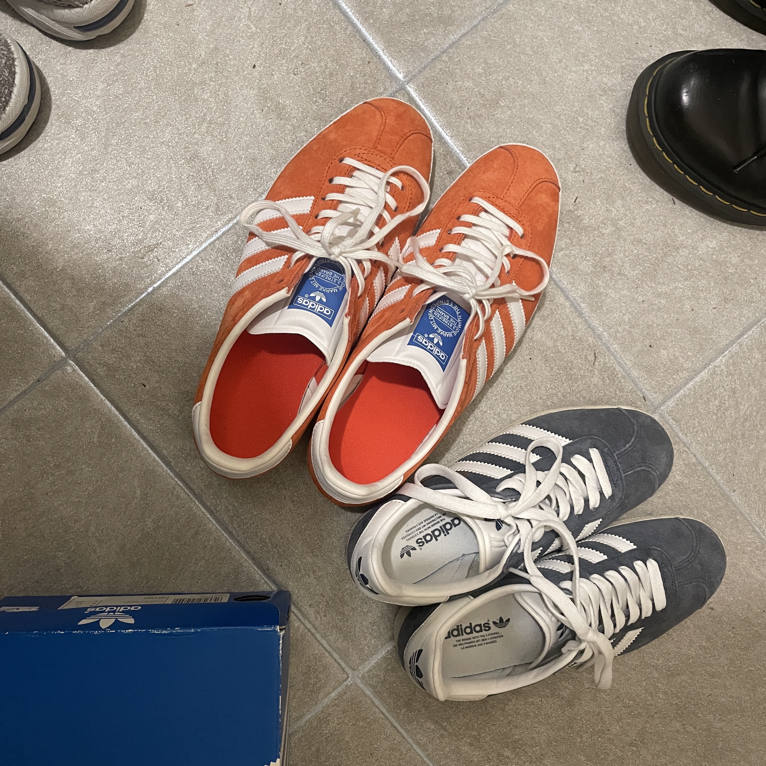 Adidas Gazelle OG College Orange, Adidas Gazelle Collegiate Navy 착용 스타일