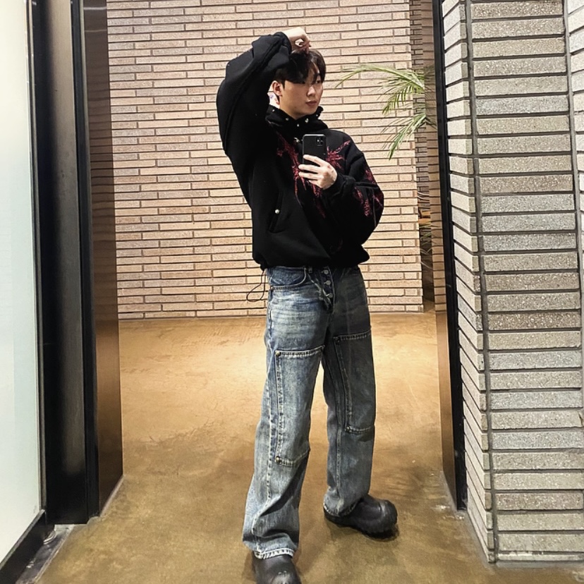 Thug Club Dragon Stud Hoodie Black, Thug Club Double Knee Laser Denim Pants Denim 착용 스타일