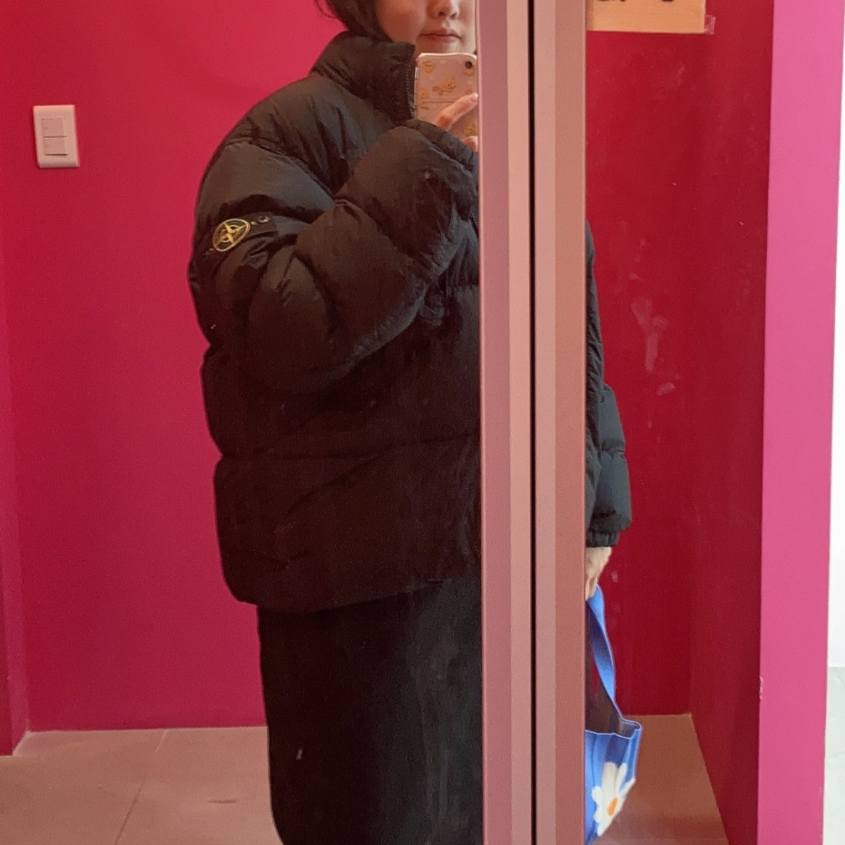 Stone Island 40623 Garment Dyed Crinkle Reps Recycled Nylon Down Jacket Black - 23FW, (W) UGG Coquette Slipper Chestnut 착용 스타일 - 1