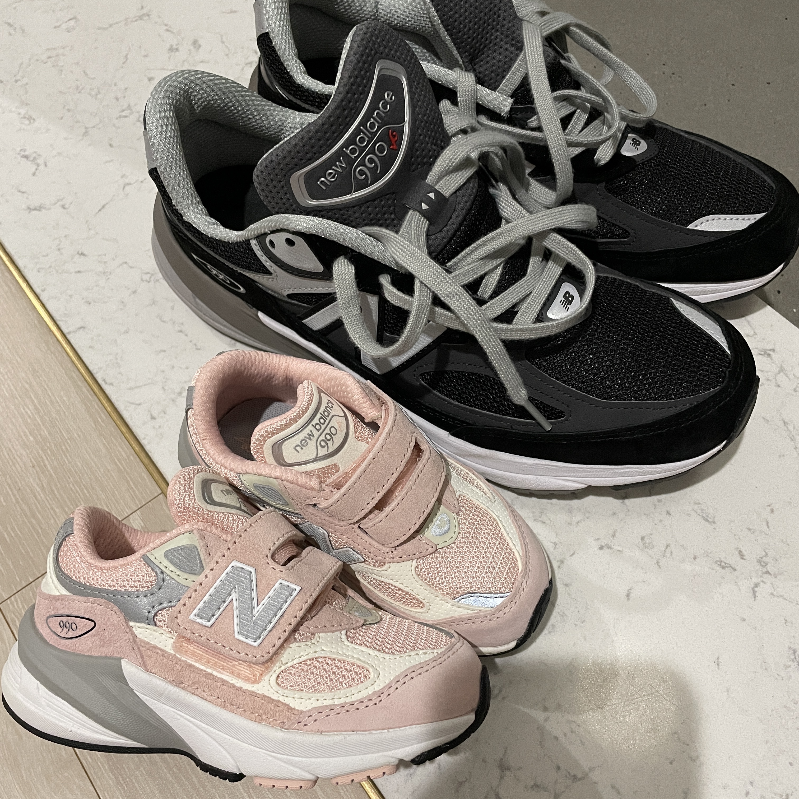 (PS) New Balance FuelCell 990v6 Pink, New Balance 990v6 Made in USA Black White 착용 스타일 - 1
