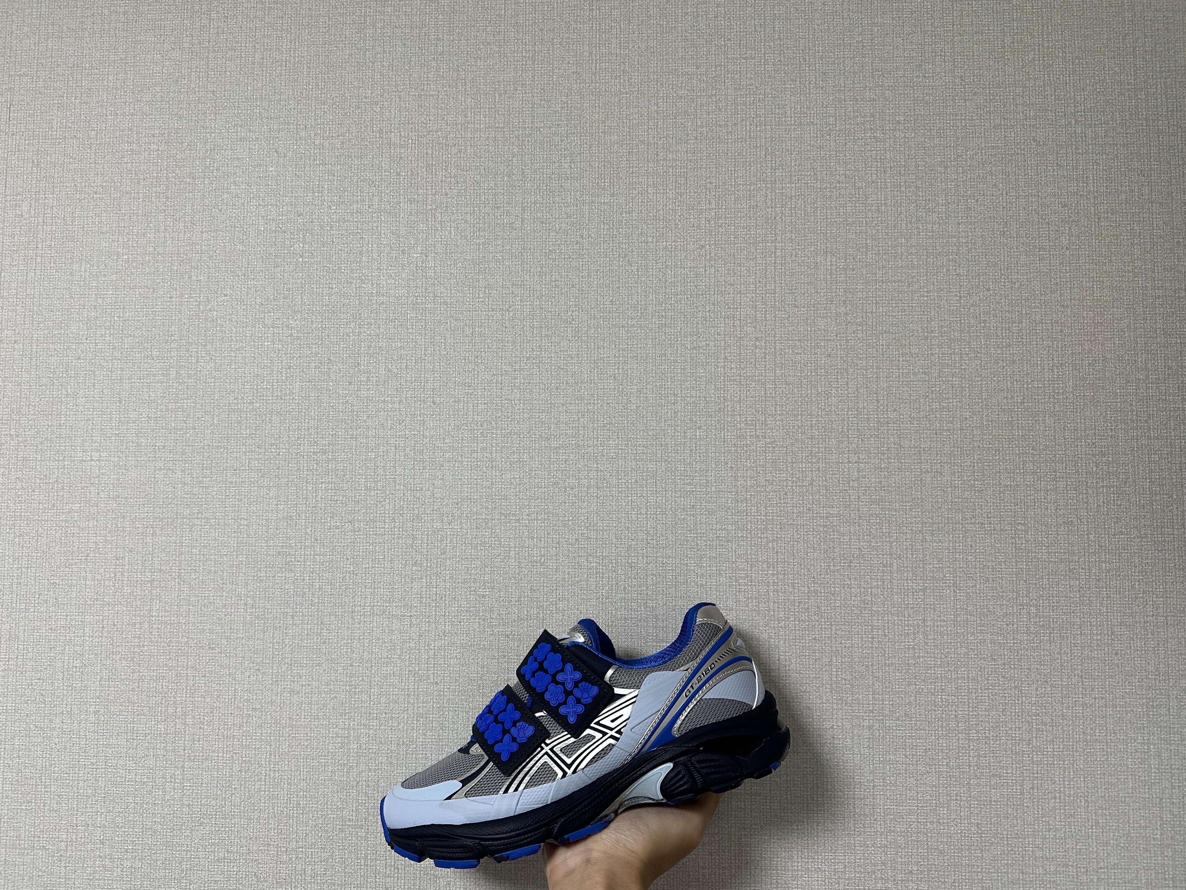 Asics x Cecilie Bahnsen GT-2160 White Habanero, Asics x Cecilie Bahnsen GT-2160 Pure Silver Midnight 착용 스타일 - 3