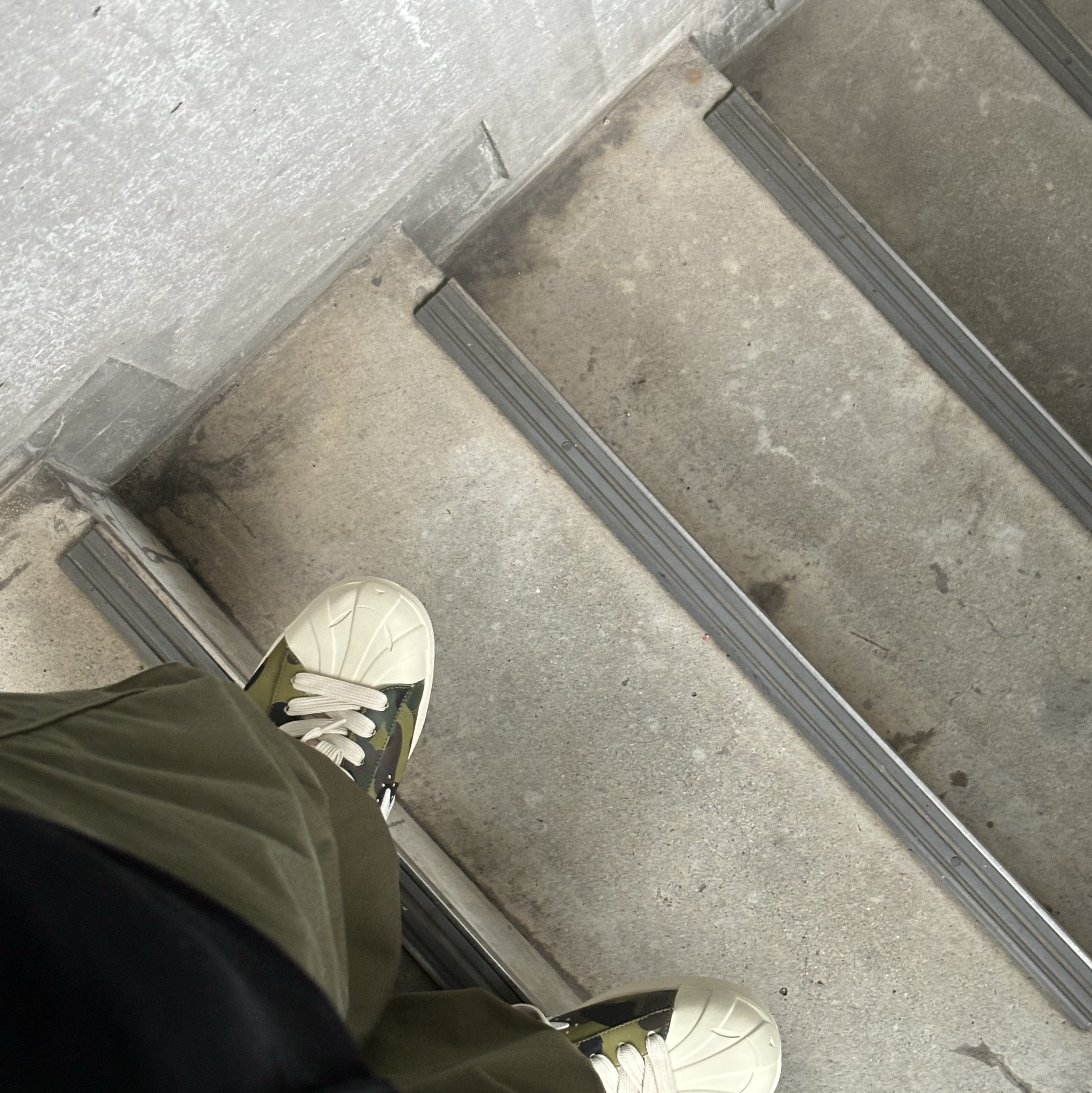BAPE Skull Sta #1 Camo Army Green 착용 스타일 - 2