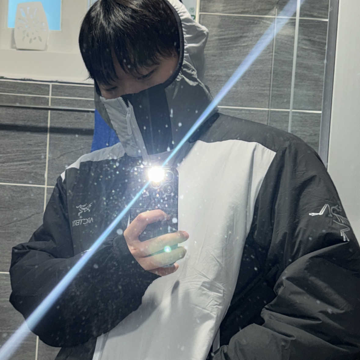 Arc'teryx x Beams Atom Hoody Tranquil 착용 스타일 - 1