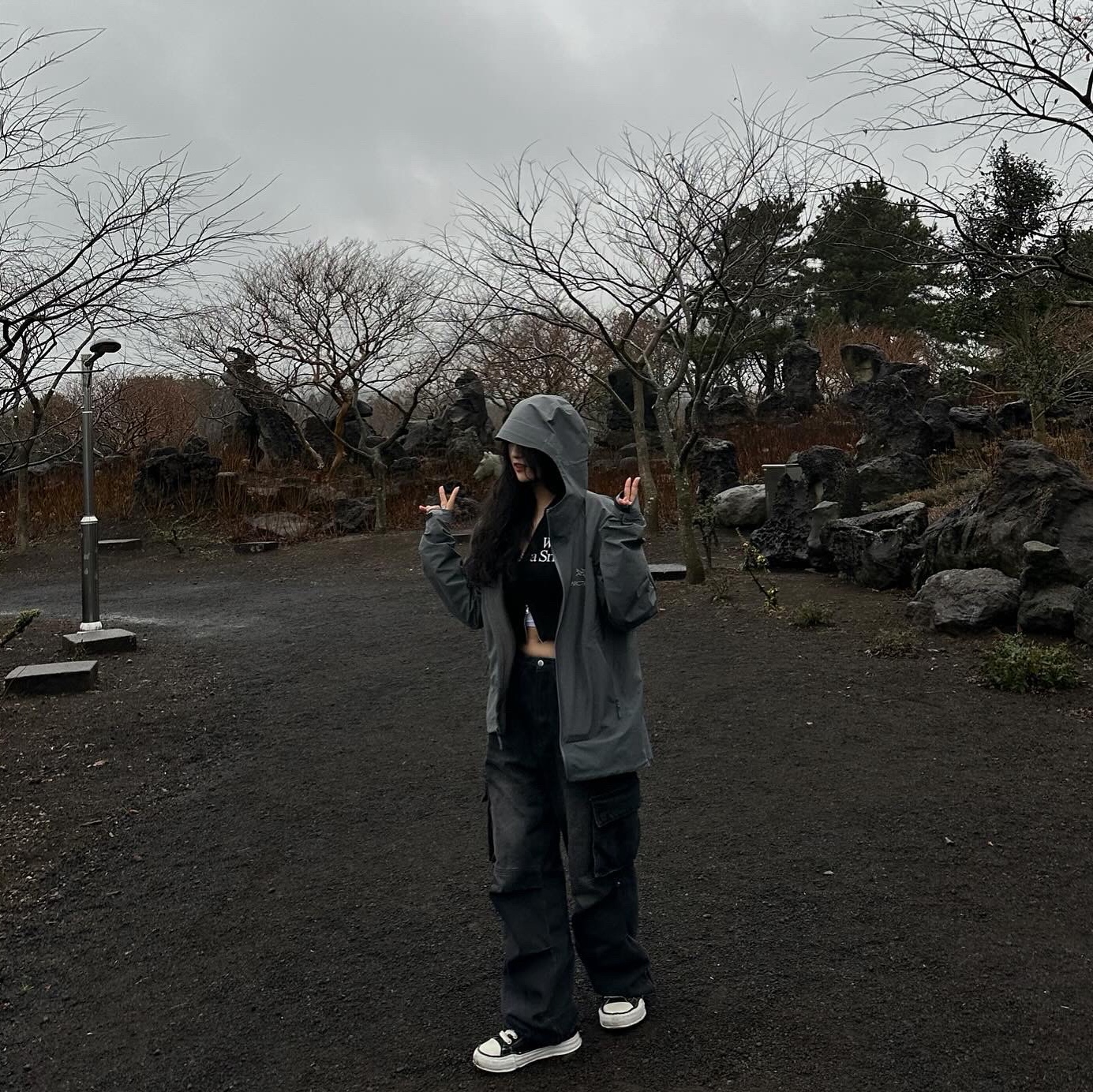 Arc'teryx Zeta SL Jacket Microchip, Maison Mihara Yasuhiro Peterson OG Sole Canvas Low Sneakers Black 착용 스타일