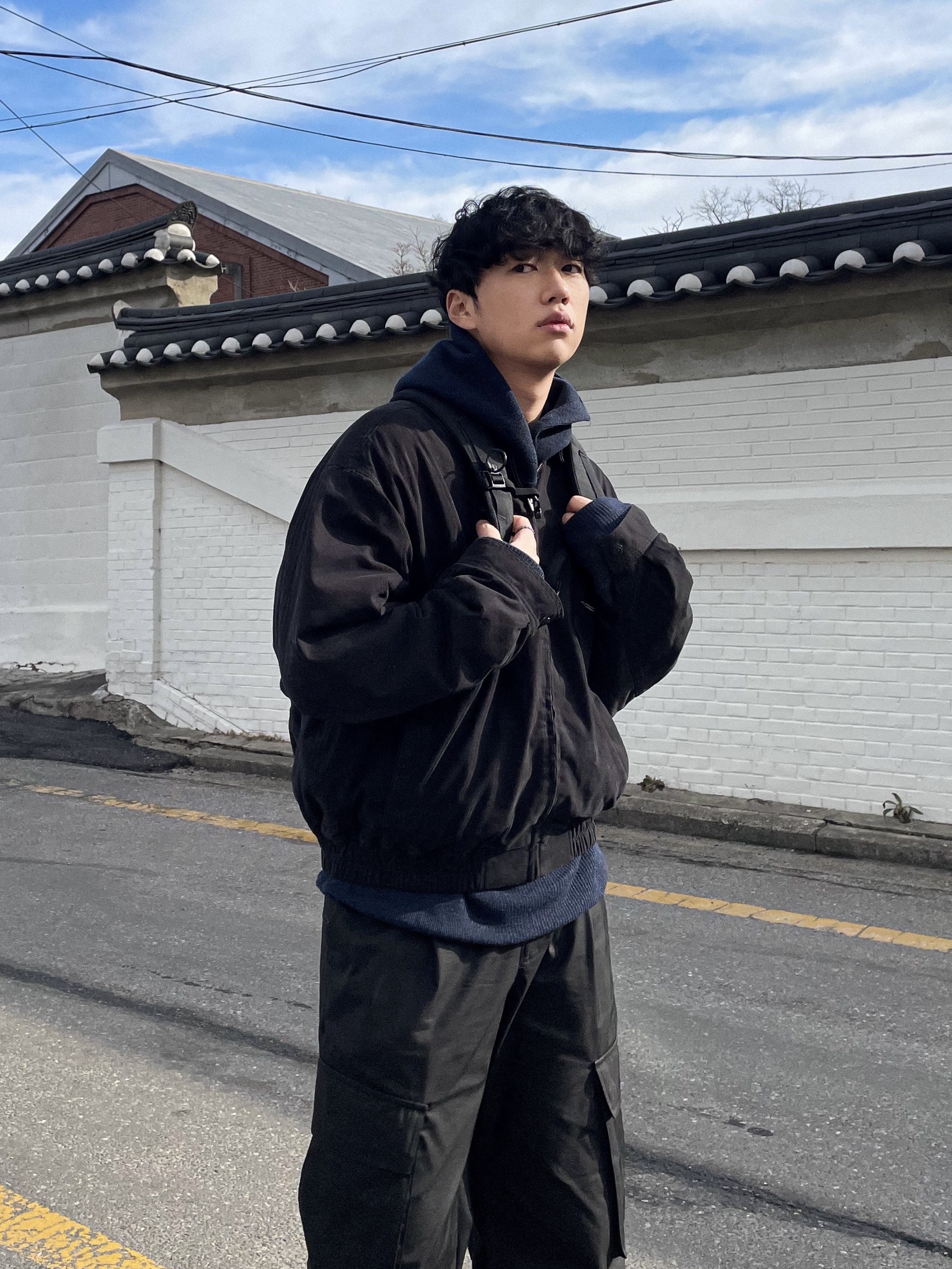 Salomon XT-6 Gore-Tex Black Ebony, Supreme Leather Collar Utility Jacket Black - 23FW 착용 스타일 - 2