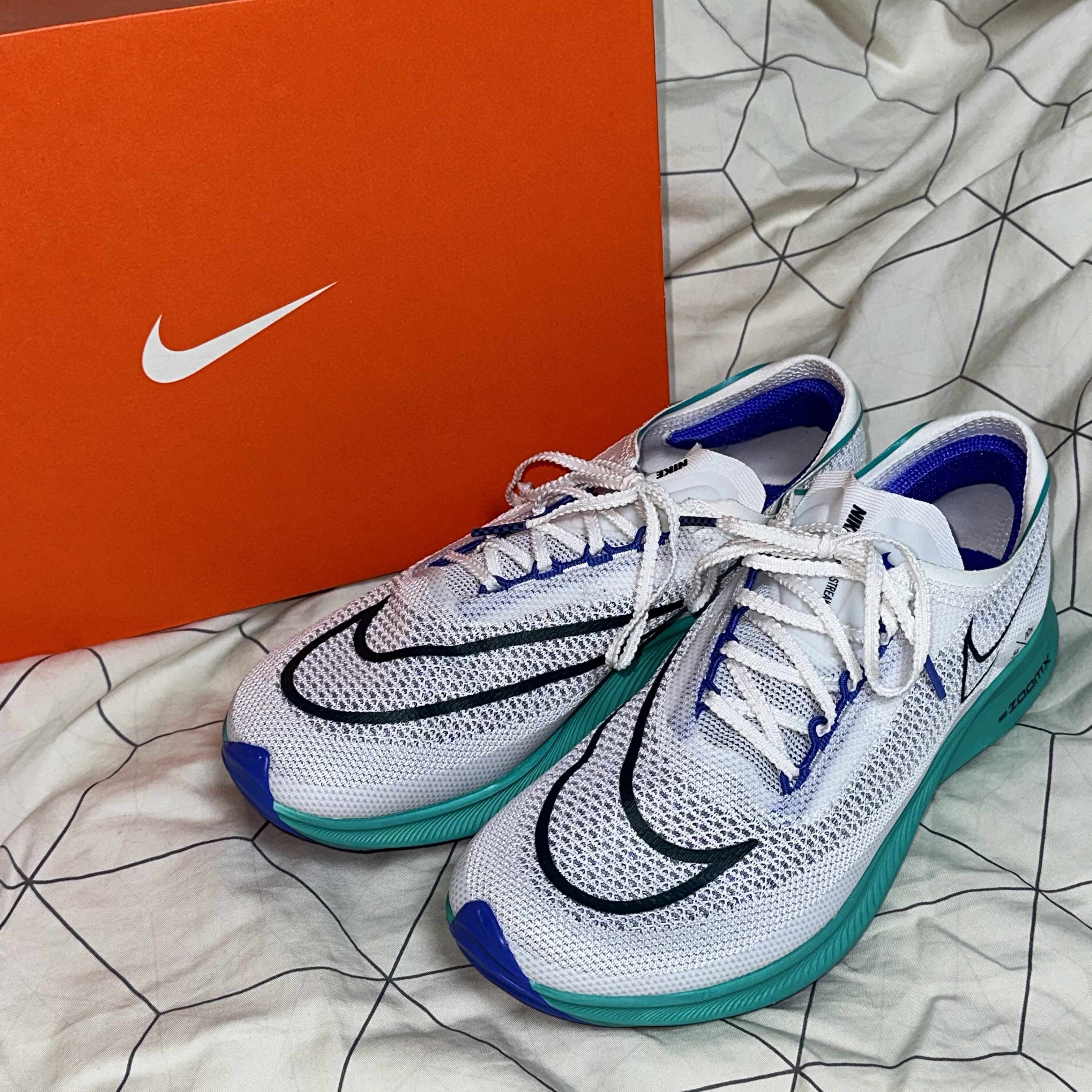 Nike ZoomX Streakfly White Clear Jade 착용 스타일