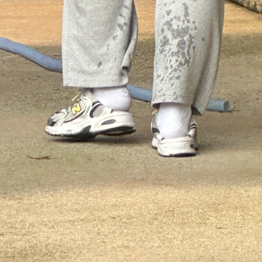New Balance 530 White Yellow 착용 스타일