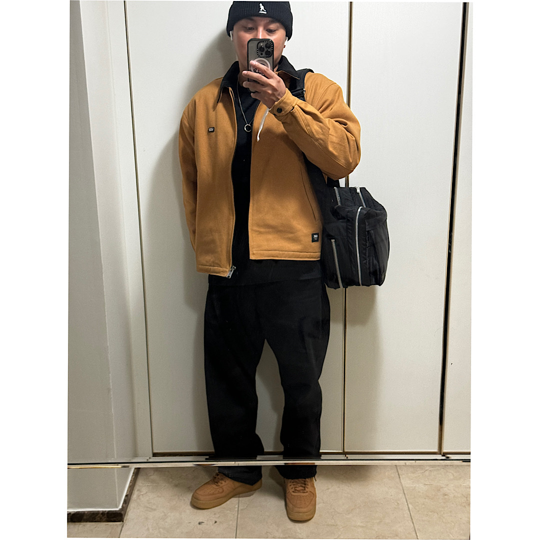 Nike Air Force 1 '07 WB Flax, Porter Tanker Shoulder Bag Black 착용 스타일