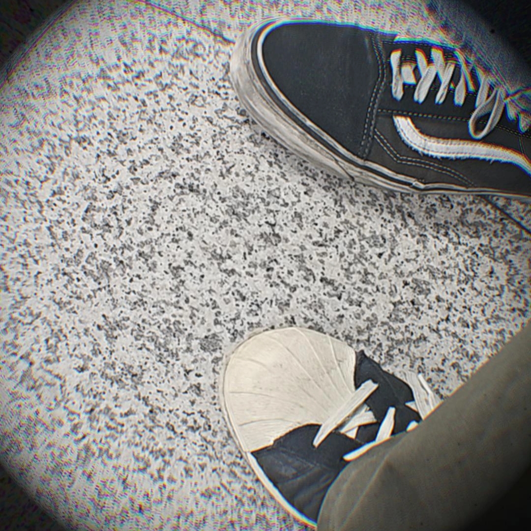 Adidas Superstar 82 Black White, Vans ComfyCush Old Skool Black True white 착용 스타일