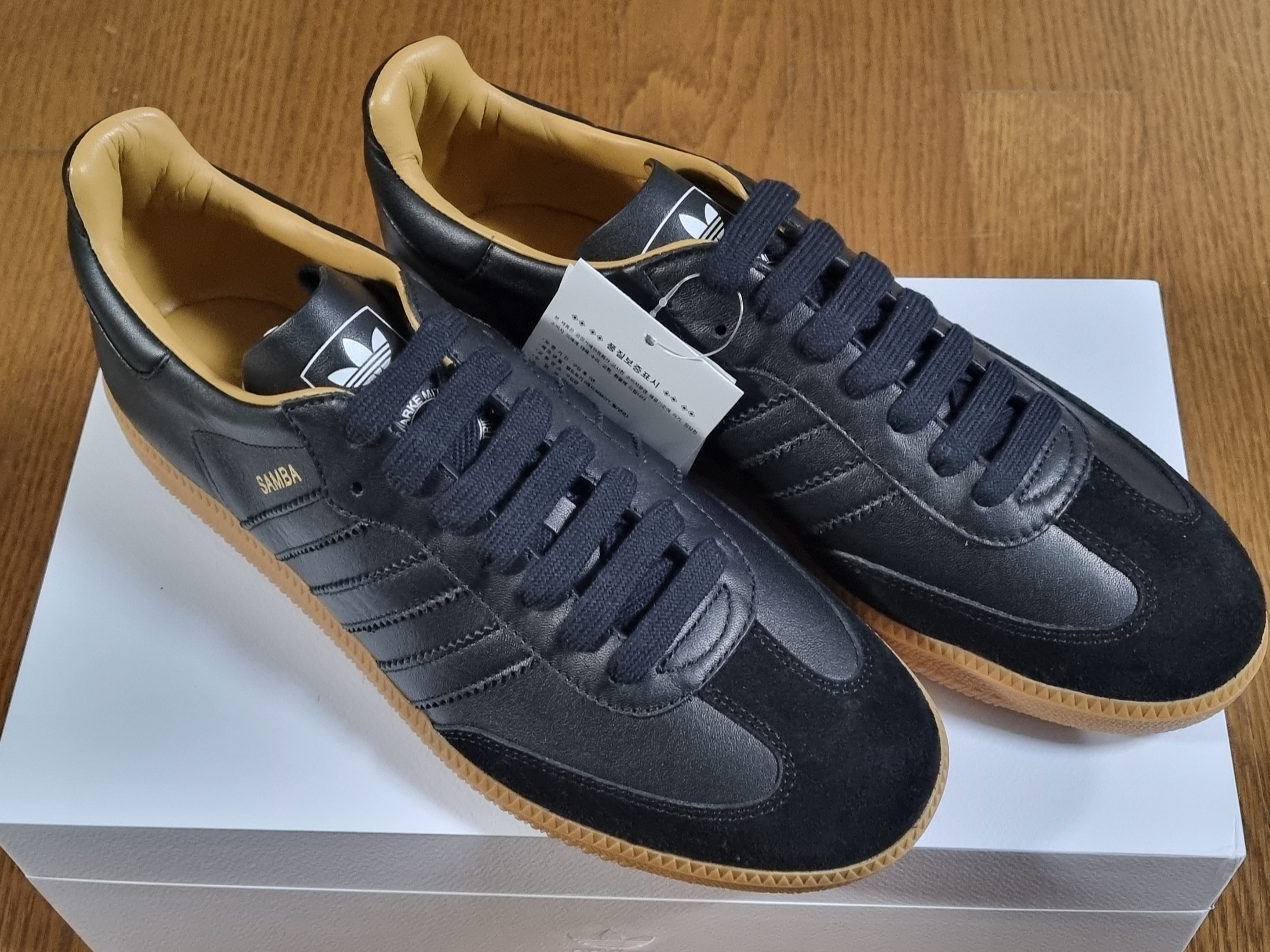 Adidas Samba OG Made in Italy Core Black Gum 착용 스타일 - 3