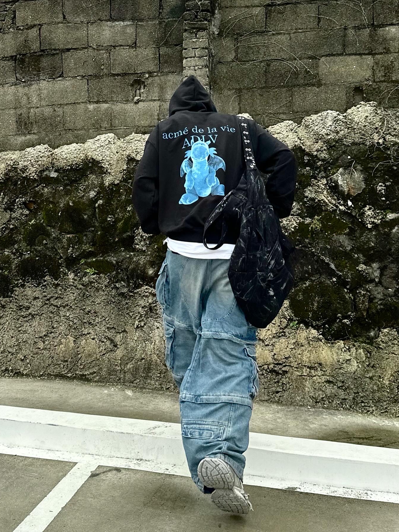 Project G/R Oversized Convertible Cargo Pants Blue, Balenciaga 3XL Sneakers Light Beige 착용 스타일 - 2