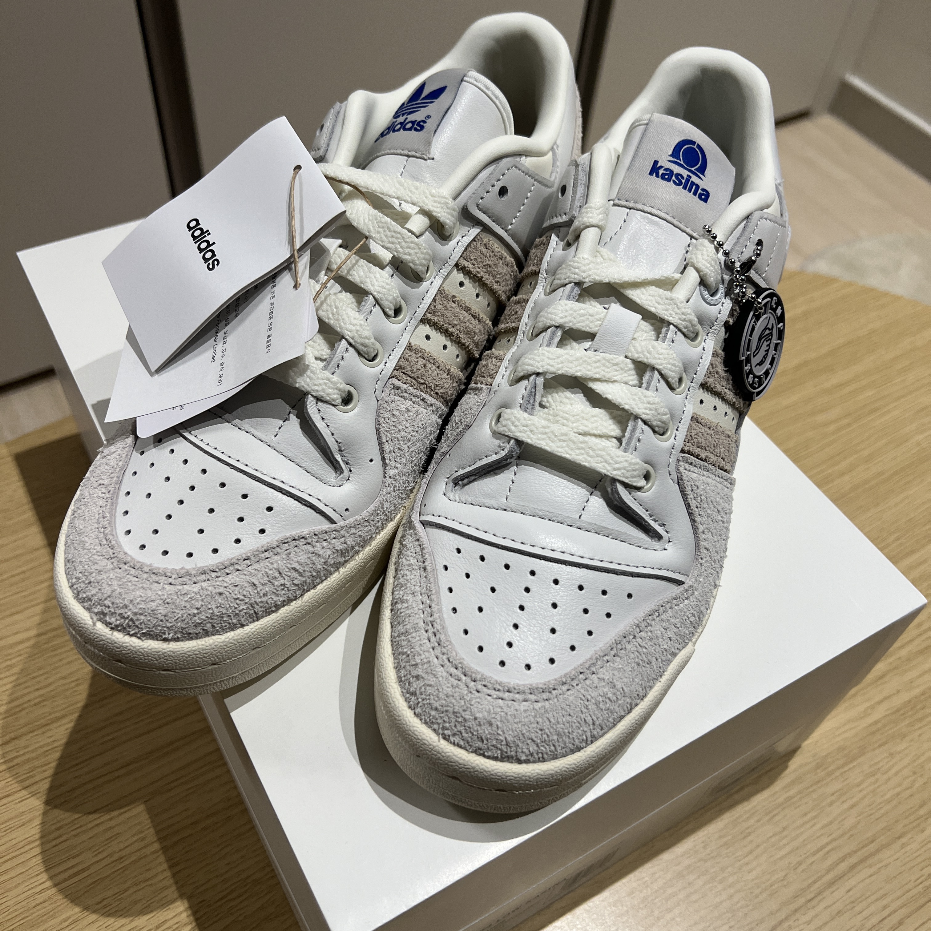 Adidas x Kasina Forum 84 Low Consortium Cup Off White 착용 스타일 - 5