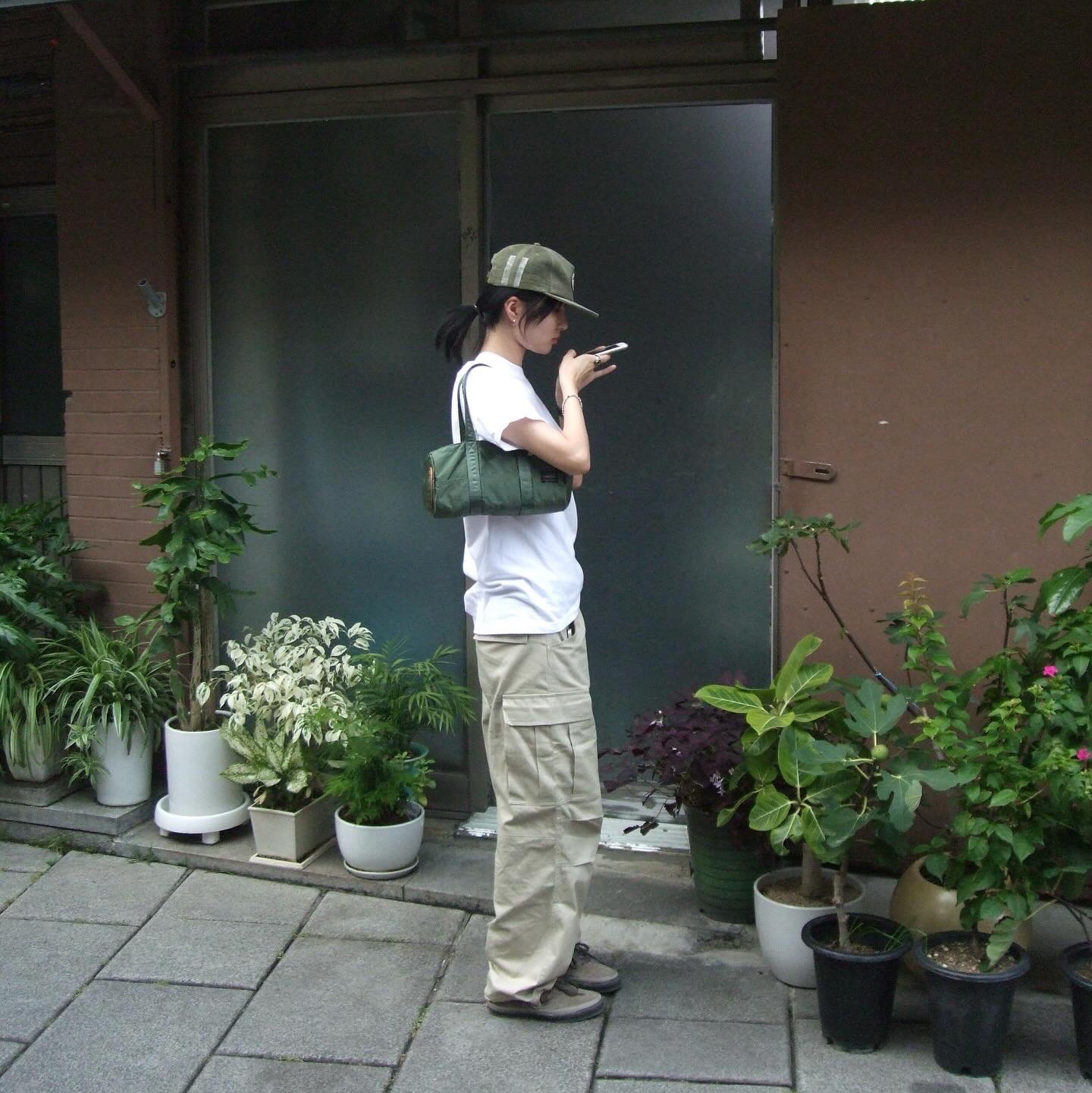 Porter Tanker Duffle Bag S Sage Green, Vans Vault x WTAPS OG Half Cab LX Coyote 착용 스타일