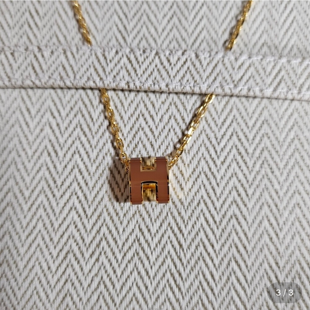 (W) Hermes Mini Pop H Pendant Palladium & New Gold 착용 스타일 - 1