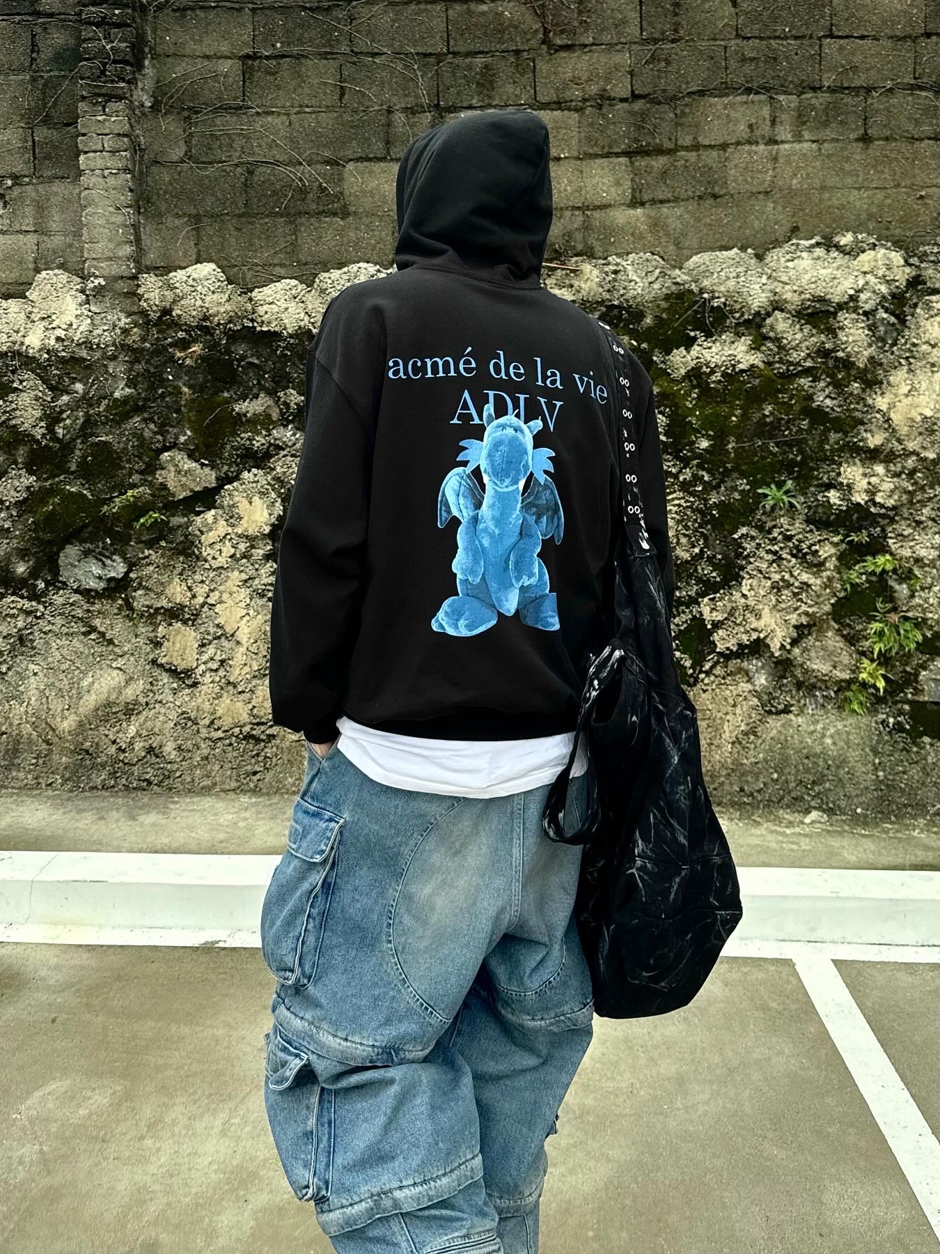 Project G/R Oversized Convertible Cargo Pants Blue, Balenciaga 3XL Sneakers Light Beige 착용 스타일 - 3