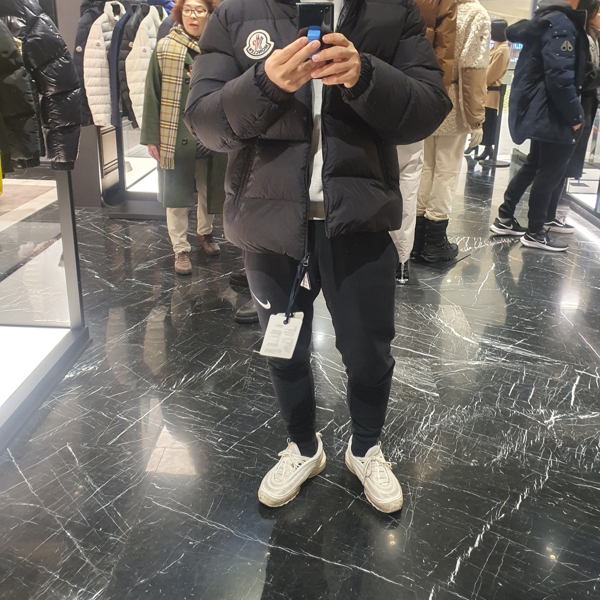 Moncler Citala Short Down Jacket Black - 23FW 착용 스타일