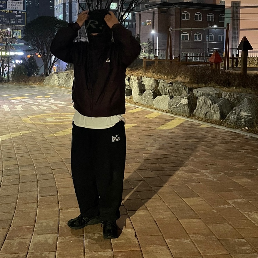 Nike ACG Therma-Fit ADV Rope De Dope Jacket Brown Basalt - Asia, New Balance 878 Triple Black 착용 스타일