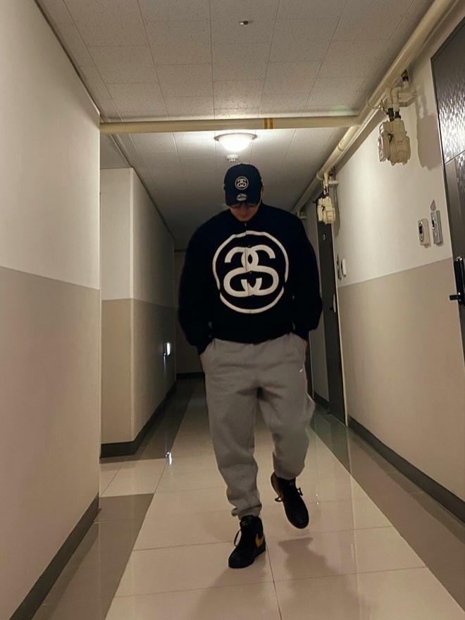 Stussy SS Link Varsity Jacket Black, Stussy SS Link 9Twenty Cap Black 착용 스타일 - 2