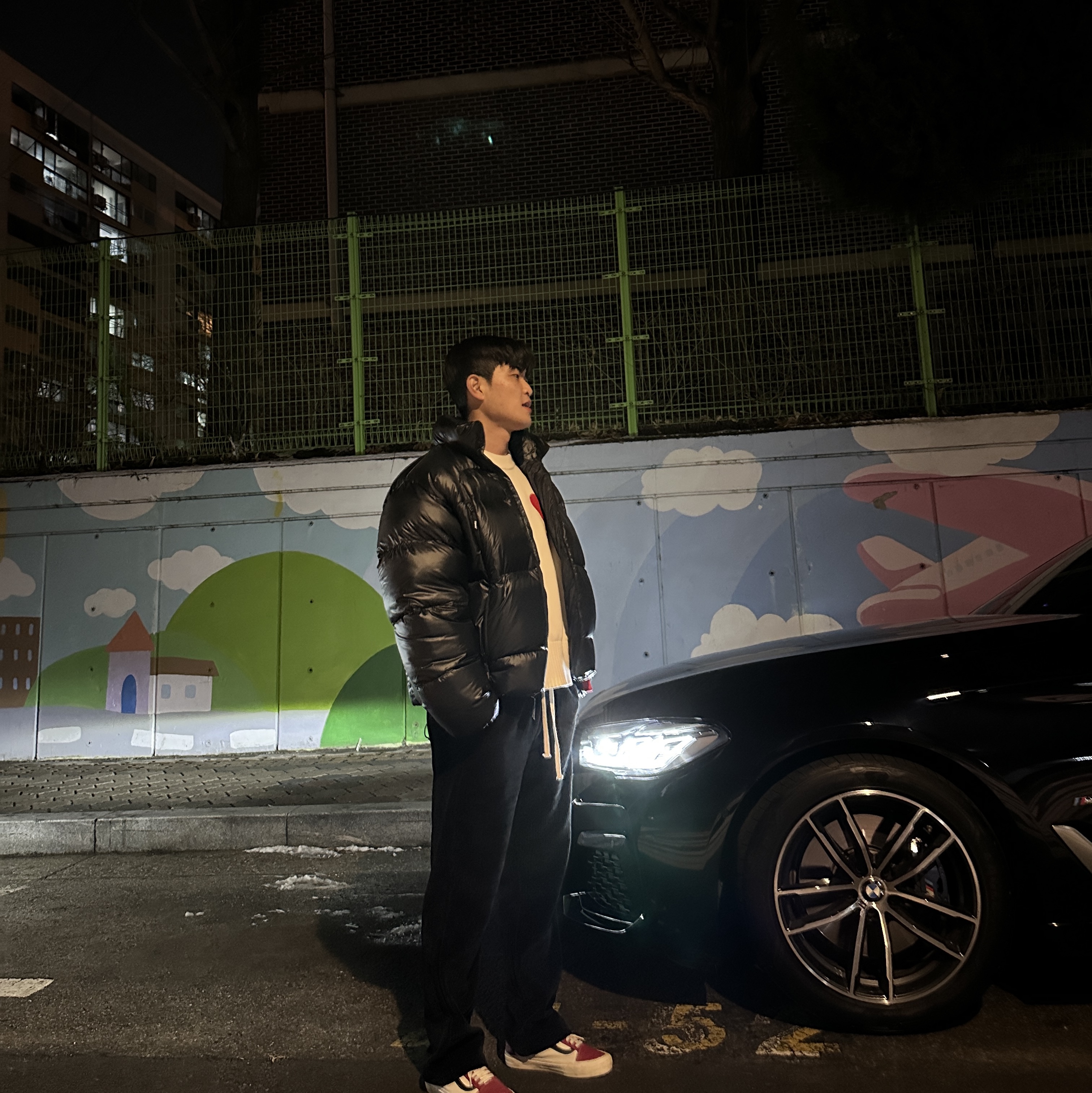 Supreme Featherweight Down Puffer Jacket Black - 23FW, AMI De Coeur Felted Merino Wool Sweater Off White Red 착용 스타일
