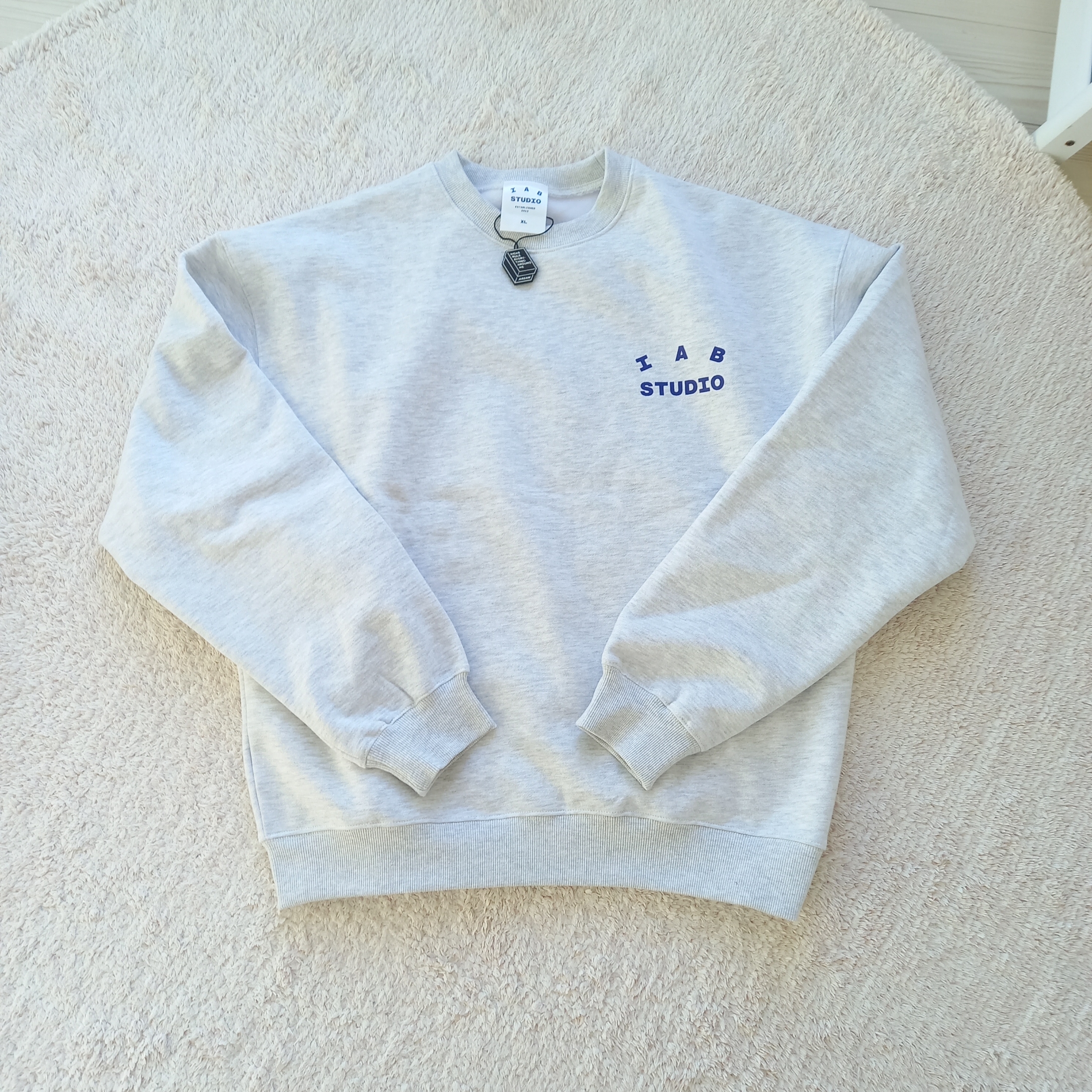 IAB Studio Sweatshirt Light Gray - 23FW 착용 스타일