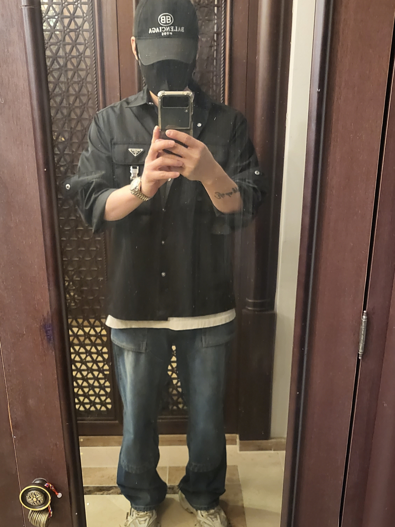 Prada Re-Nylon Shirt Black, Juun.J Carpenter Denim Blue - 23SS 착용 스타일