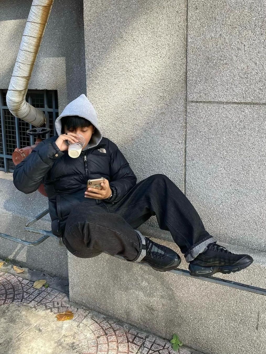 The North Face 1996 Eco Nuptse Jacket Black 착용 스타일 - 3