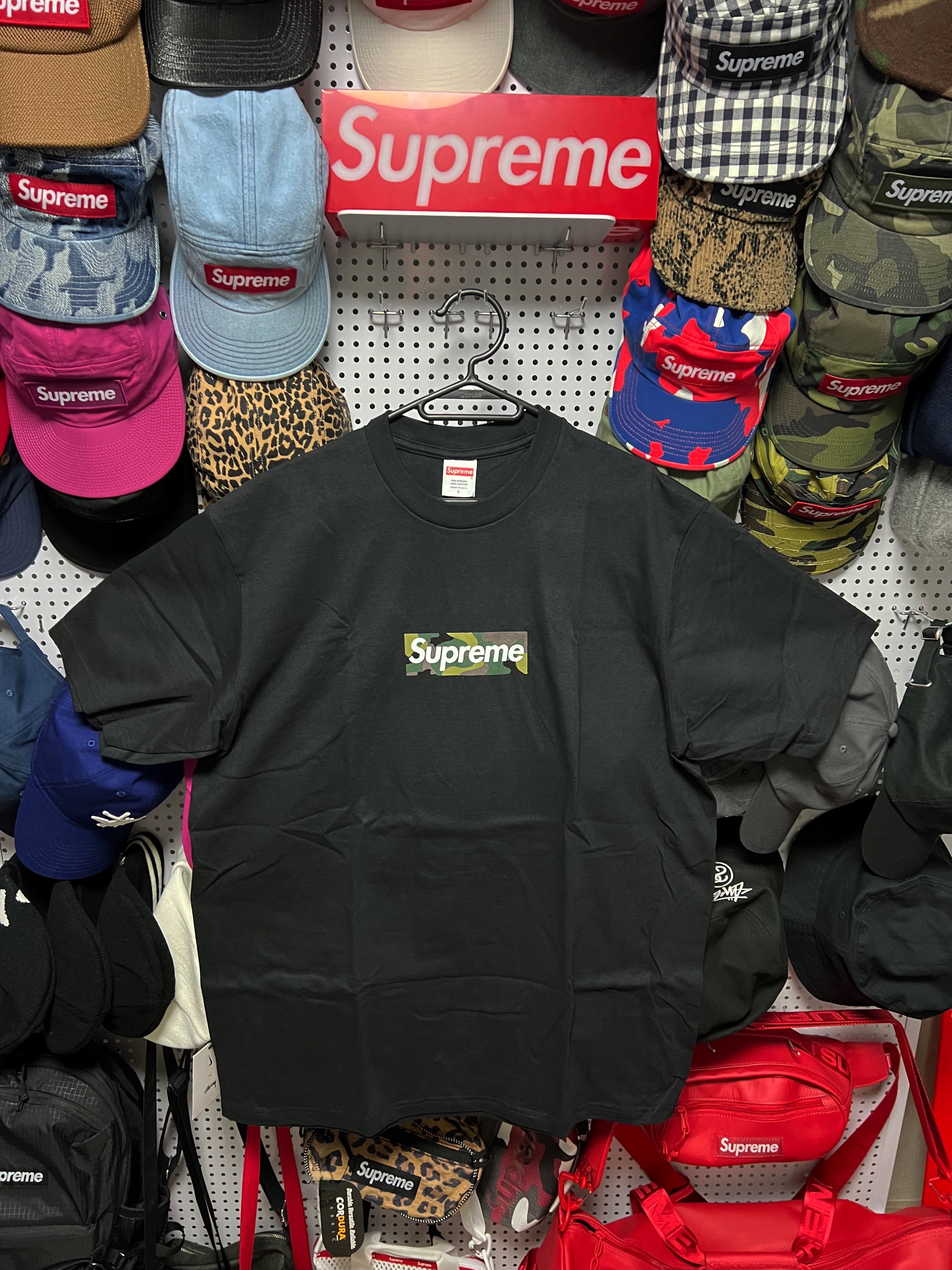 Supreme Box Logo T-Shirt Black - 23FW 착용 스타일