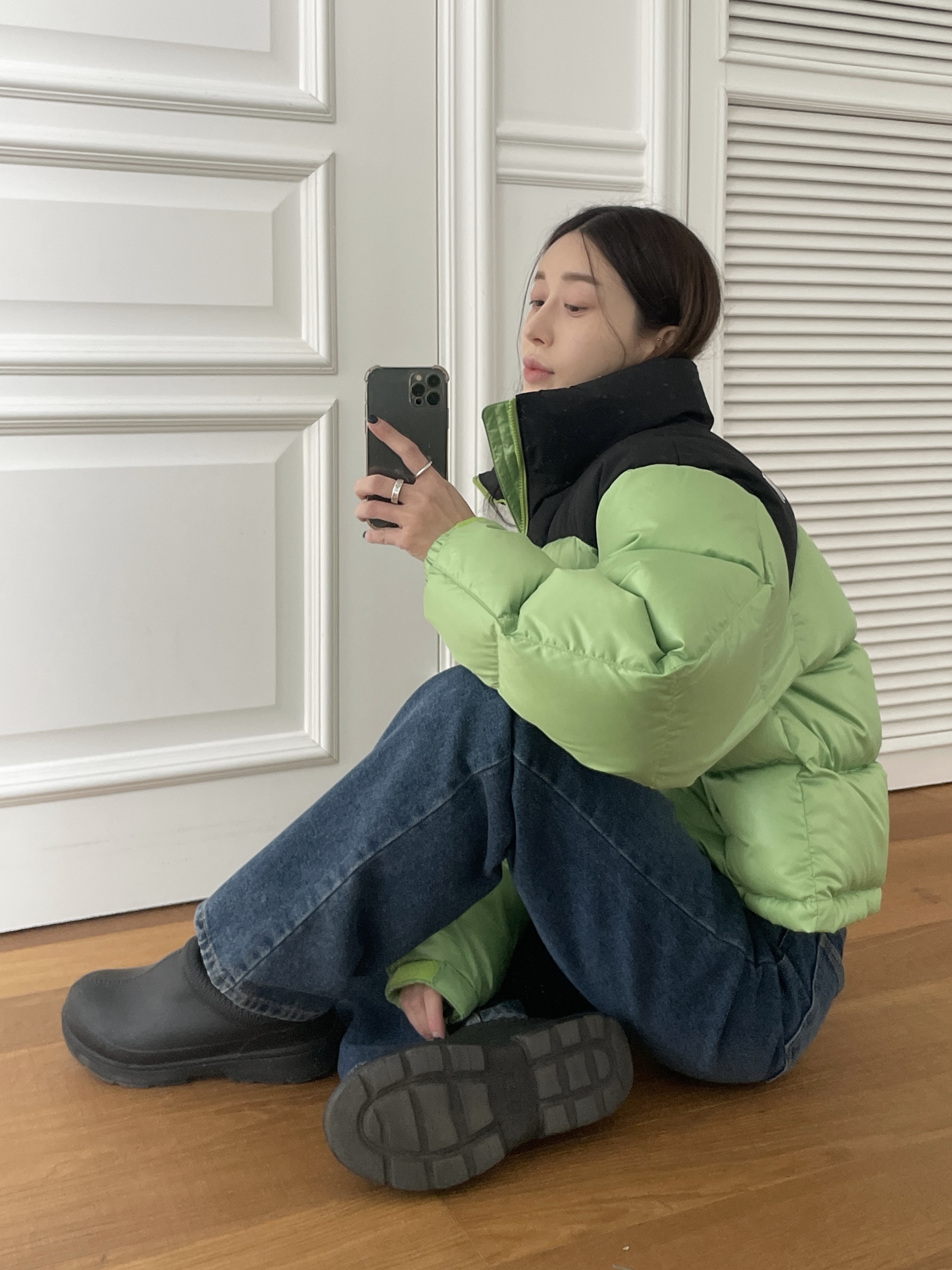 (W) UGG Tasman X Black 착용 스타일 - 4