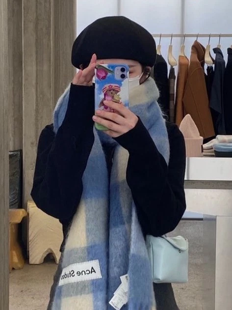 아크네 스튜디오 모헤어 체크 스카프 라이트 블루 화이트 | Acne Studios | KREAM Acne Studios Mohair Check Scarf Light Blue White