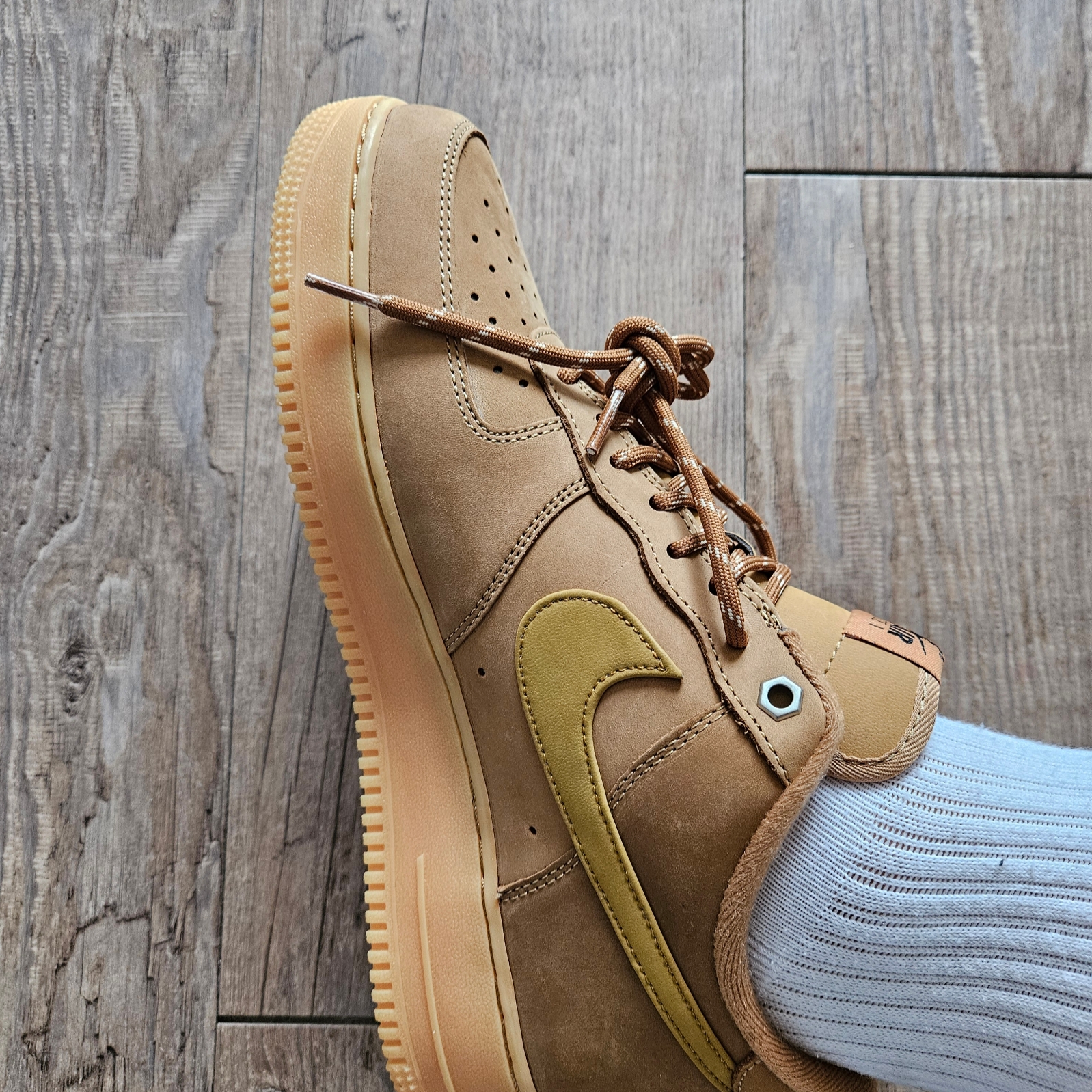 Nike Air Force 1 '07 WB Flax 착용 스타일 - 2