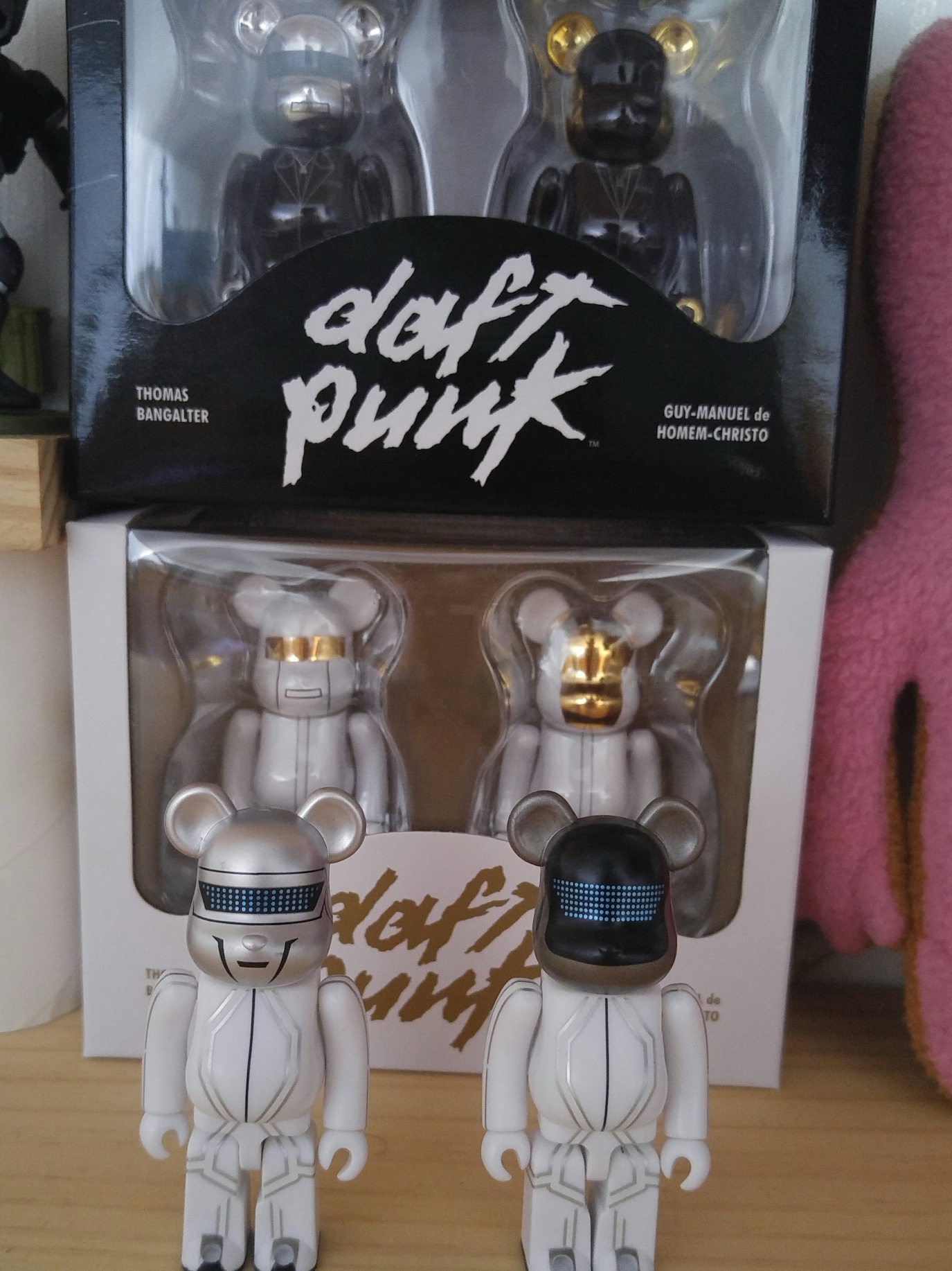 Bearbrick x Daft Punk Random Access Memories Ver. 2 Pack 100%, Bearbrick x Daft Punk White Suit Ver. 2 Pack 100% 착용 스타일