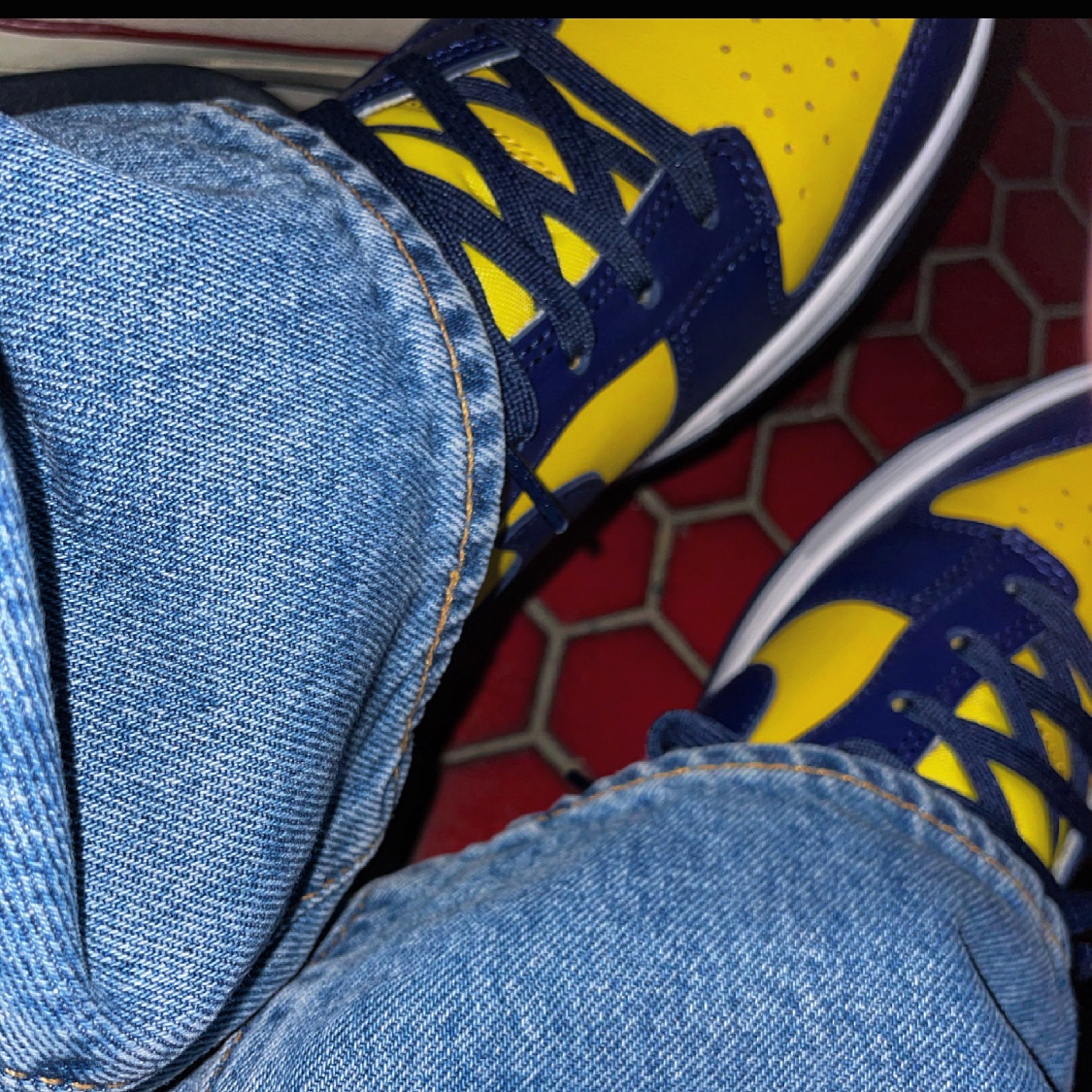 Nike Dunk Low Retro Varsity Maize 착용 스타일