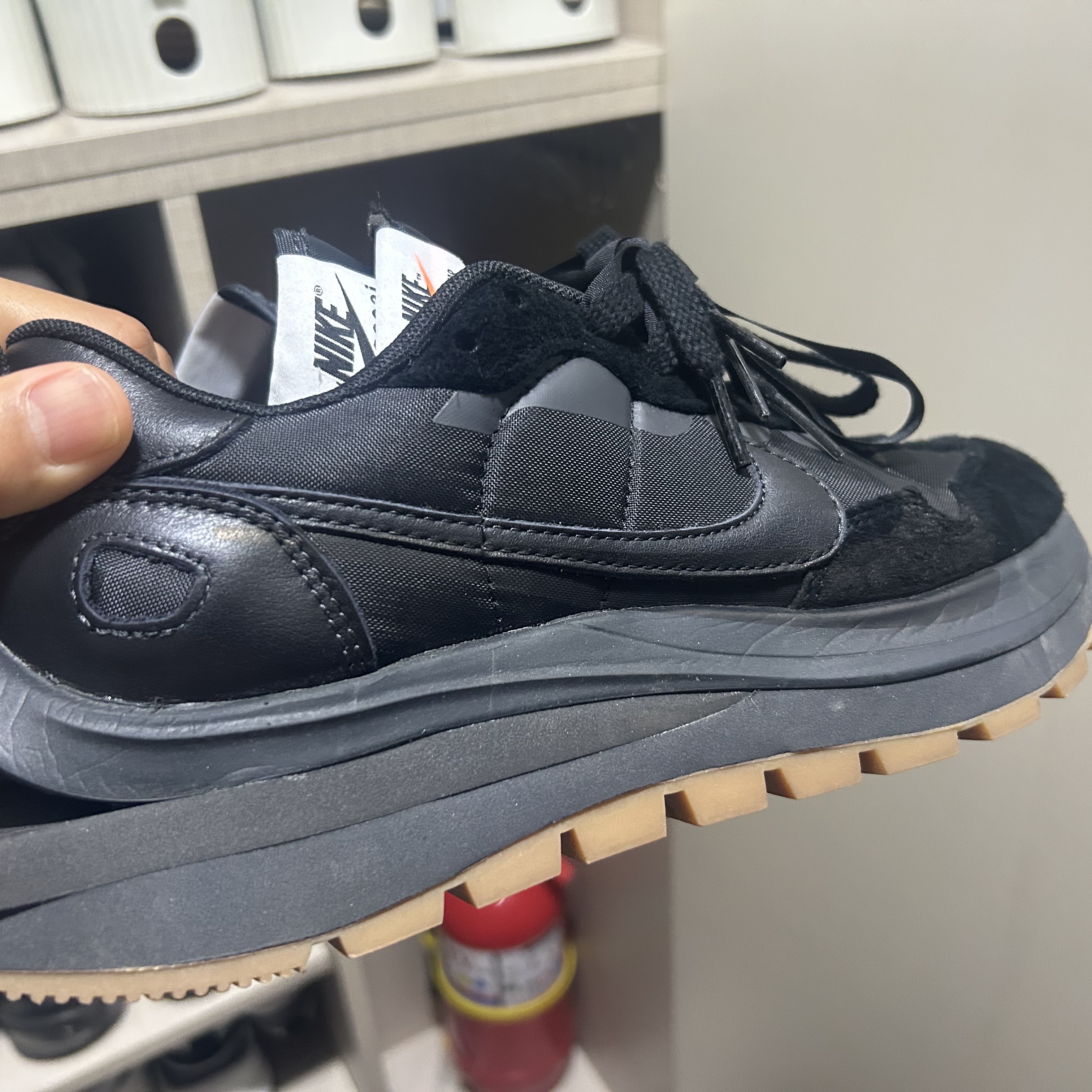 Nike x Sacai VaporWaffle Black and Gum 착용 스타일