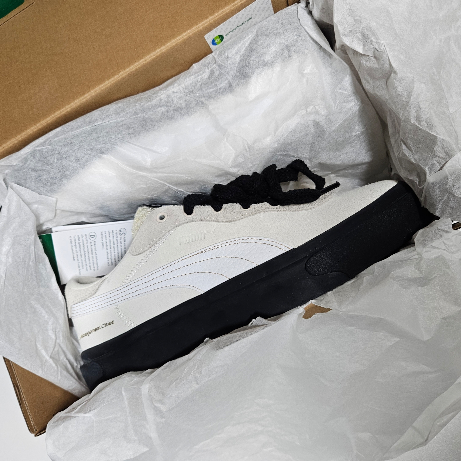 Puma x LMC Capri Royale Suede White 착용 스타일 - 2