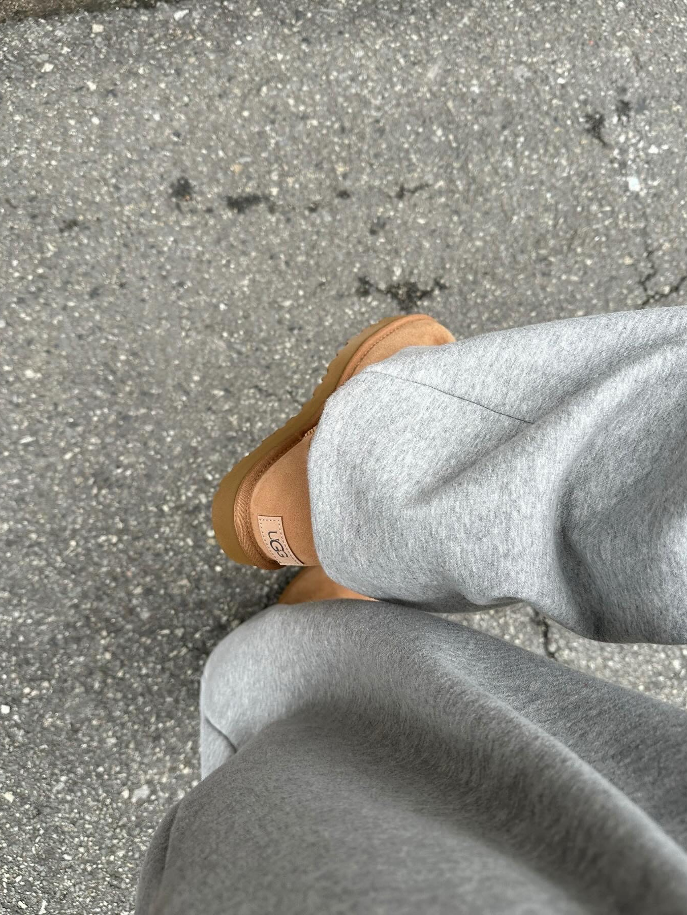 (W) UGG Classic Mini II Boots Chestnut 착용 스타일 - 3