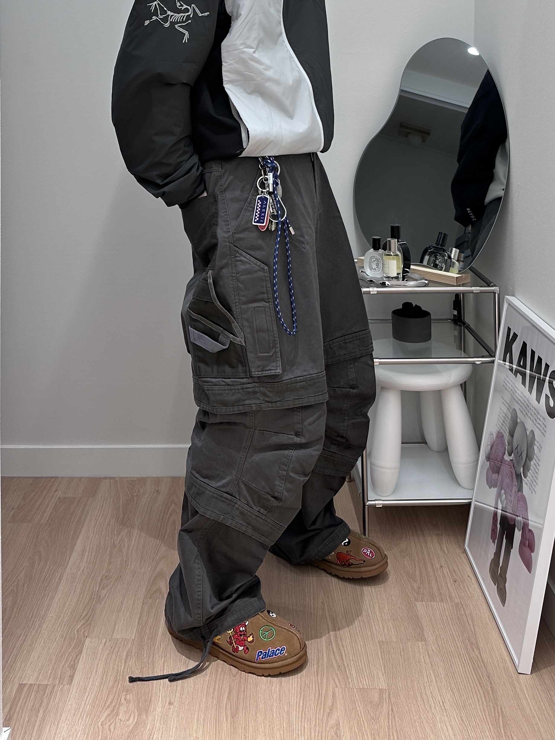 Arc'teryx x Beams Atom Hoody Tranquil, UGG x Palace Tasman Slipper Chestnut 착용 스타일 - 3