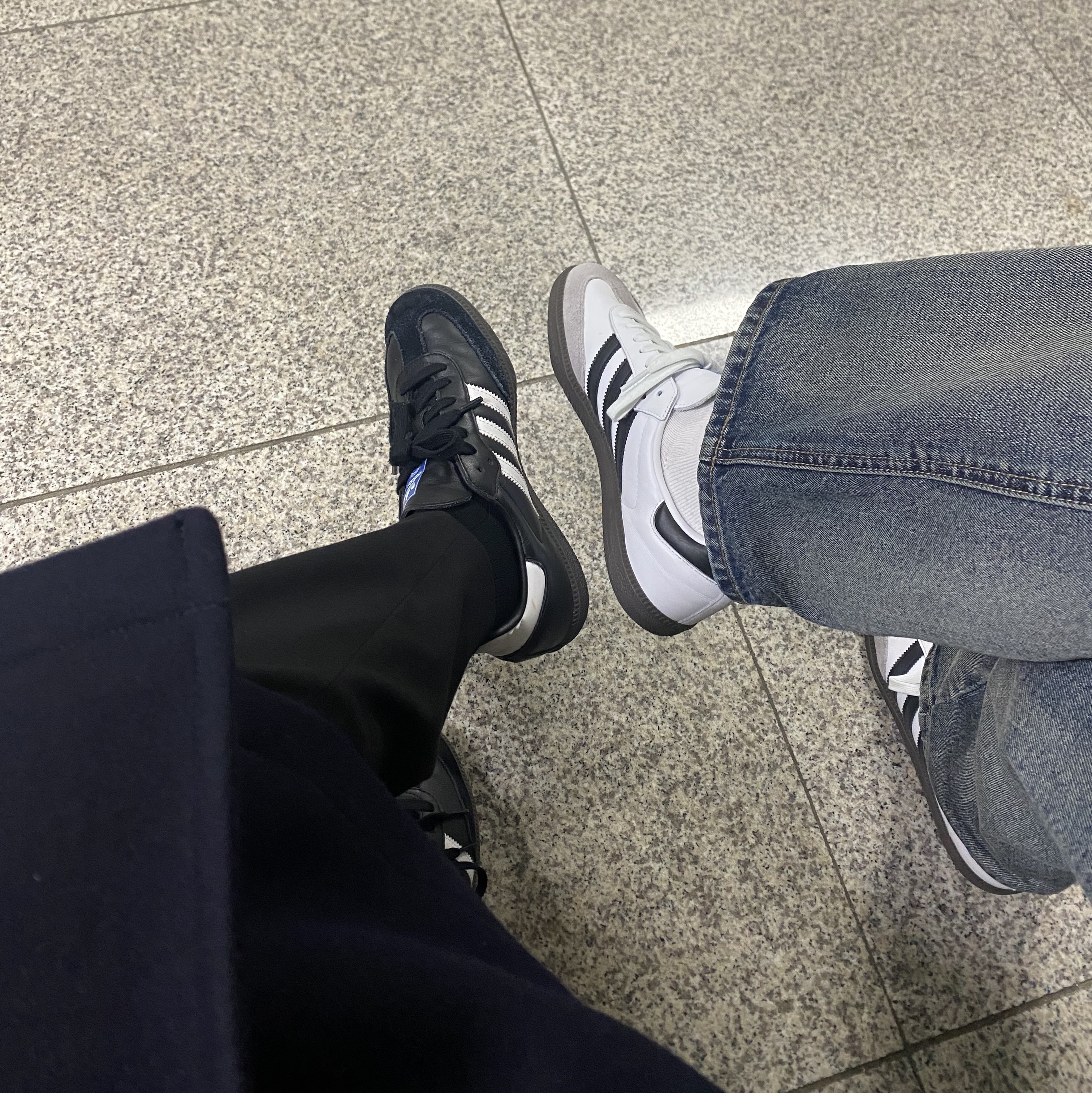 Adidas Samba OG Cloud White, Adidas Samba OG Black White Gum 착용 스타일