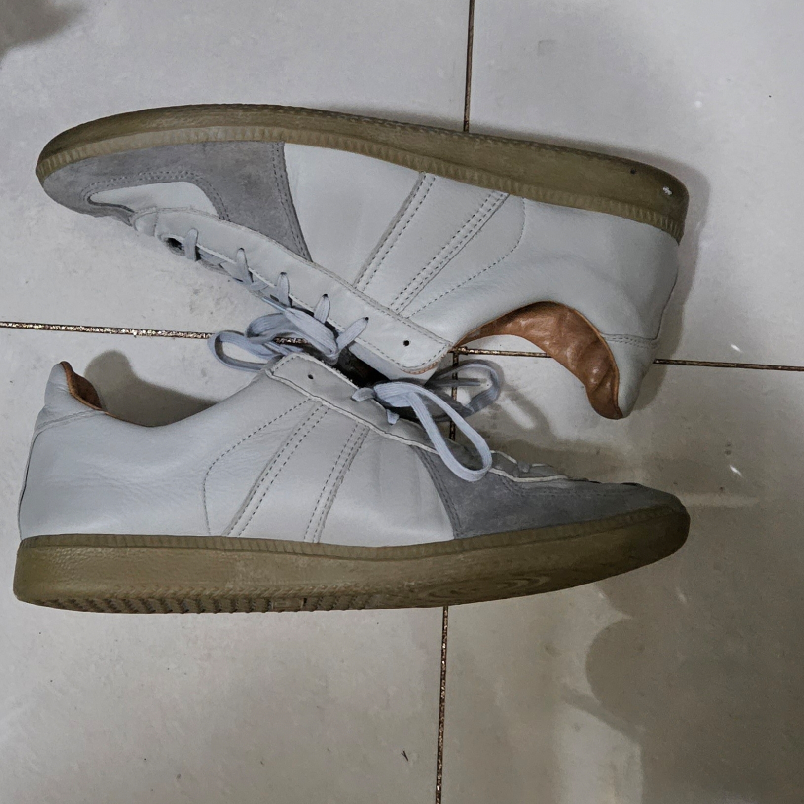 Reproduction of Found German Military Trainer 1700L Light Gray 착용 스타일
