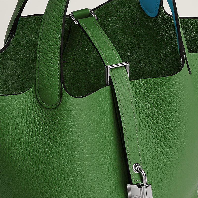 Hermes Picotin Lock 18 Eclat bag Clemence Swift & Palladium Vert Yucca Celeste 착용 스타일 - 3