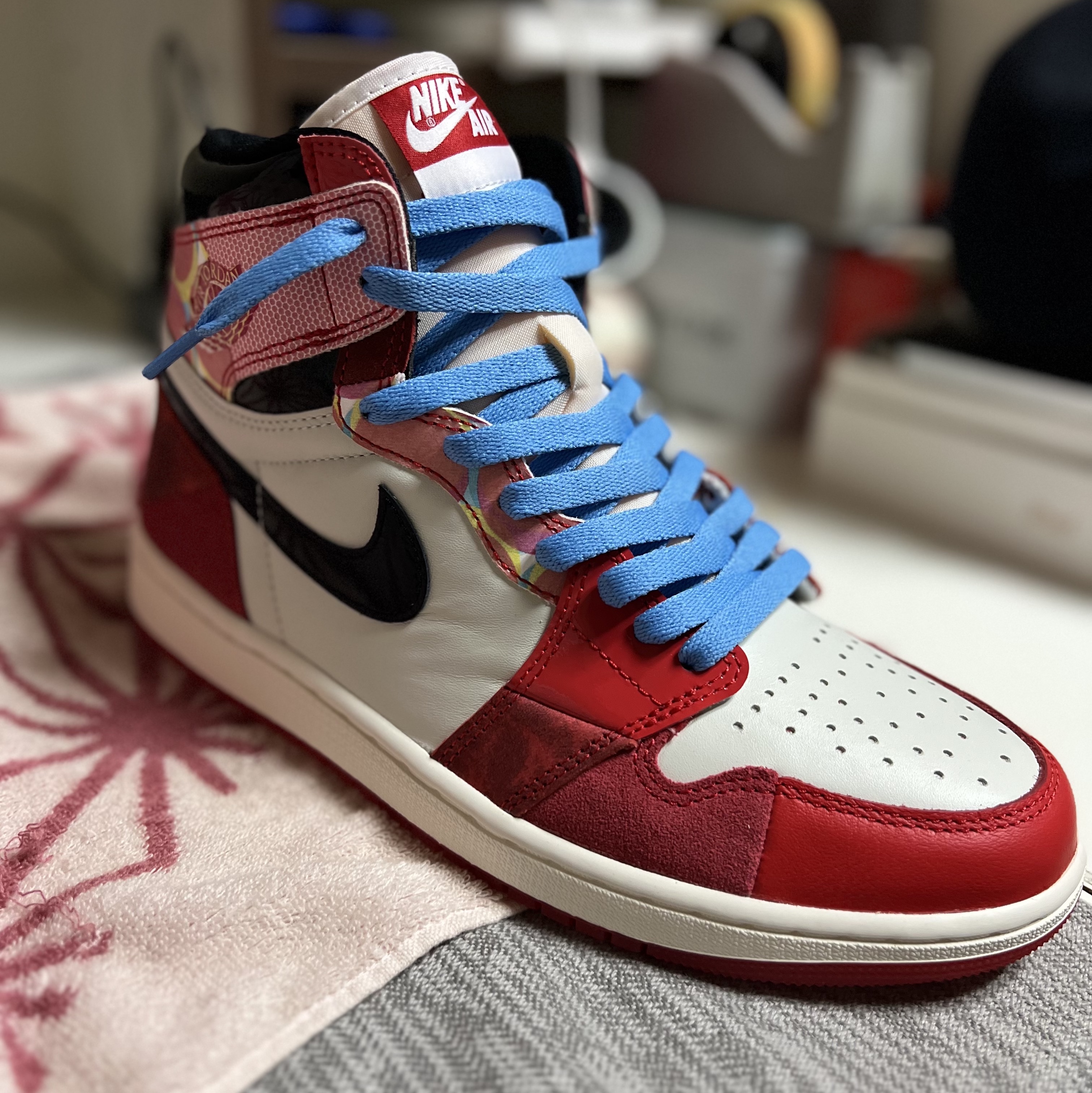 Jordan 1 Retro High Spider-Man Next Chapter, Jordan 1 Retro High OG Chicago 2022 착용 스타일 - 6