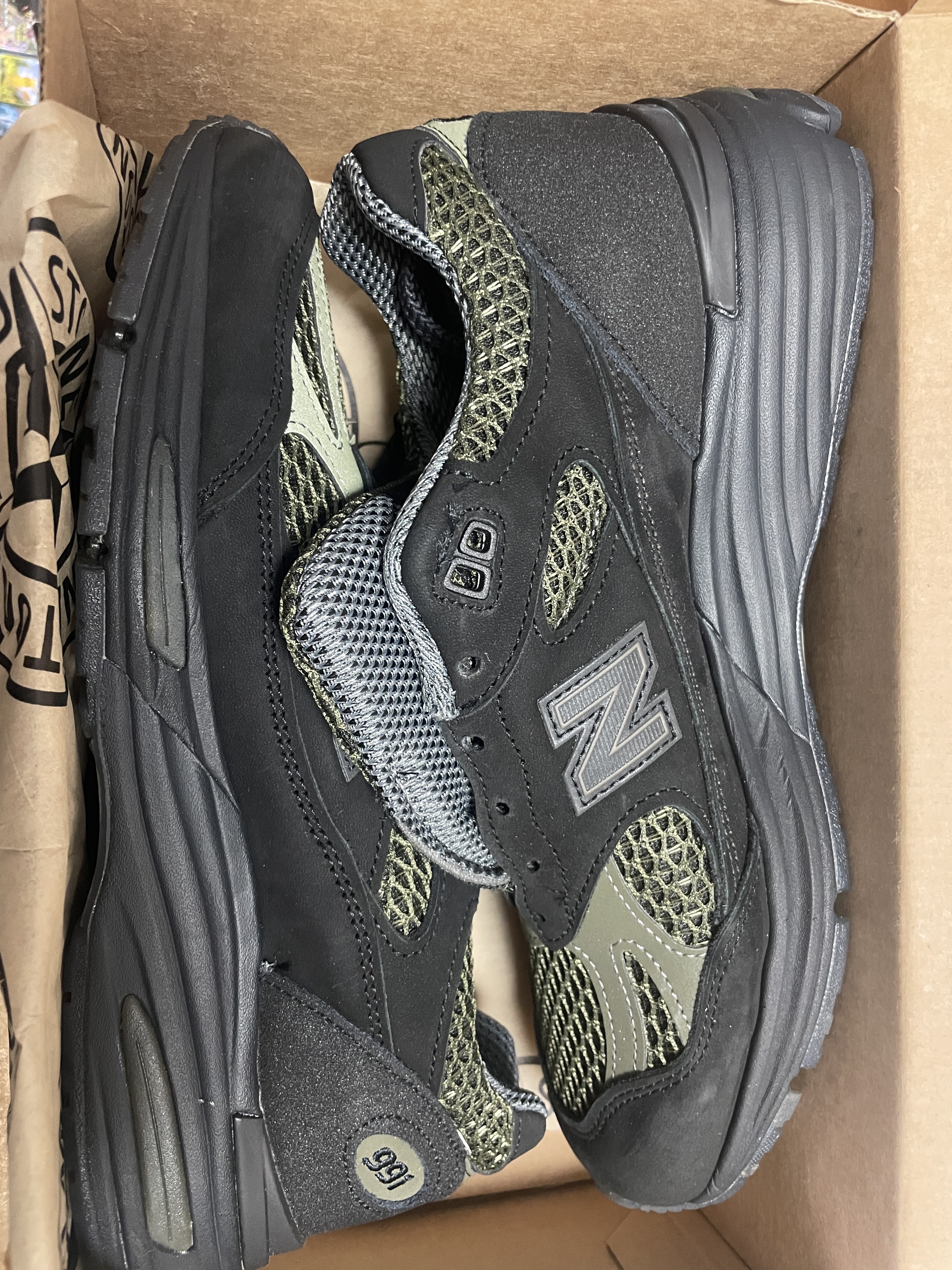 New Balance x Stone Island 991v2 Made in UK Black Olive Night 착용 스타일 - 1