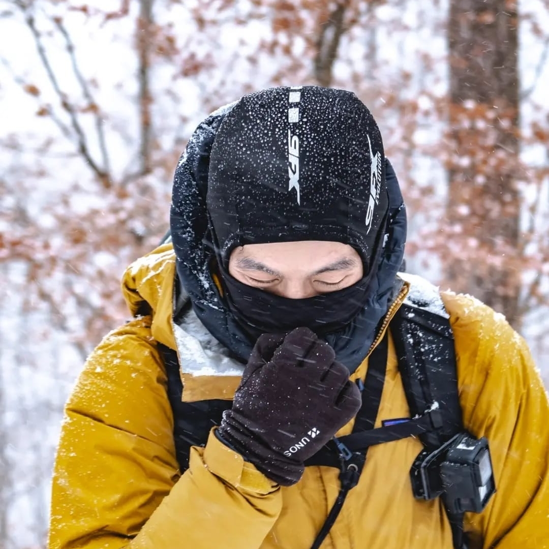 Patagonia Torrentshell 3L Jacket Buckwheat Gold, Arc'teryx Brize 32 Backpack Black 착용 스타일 - 3