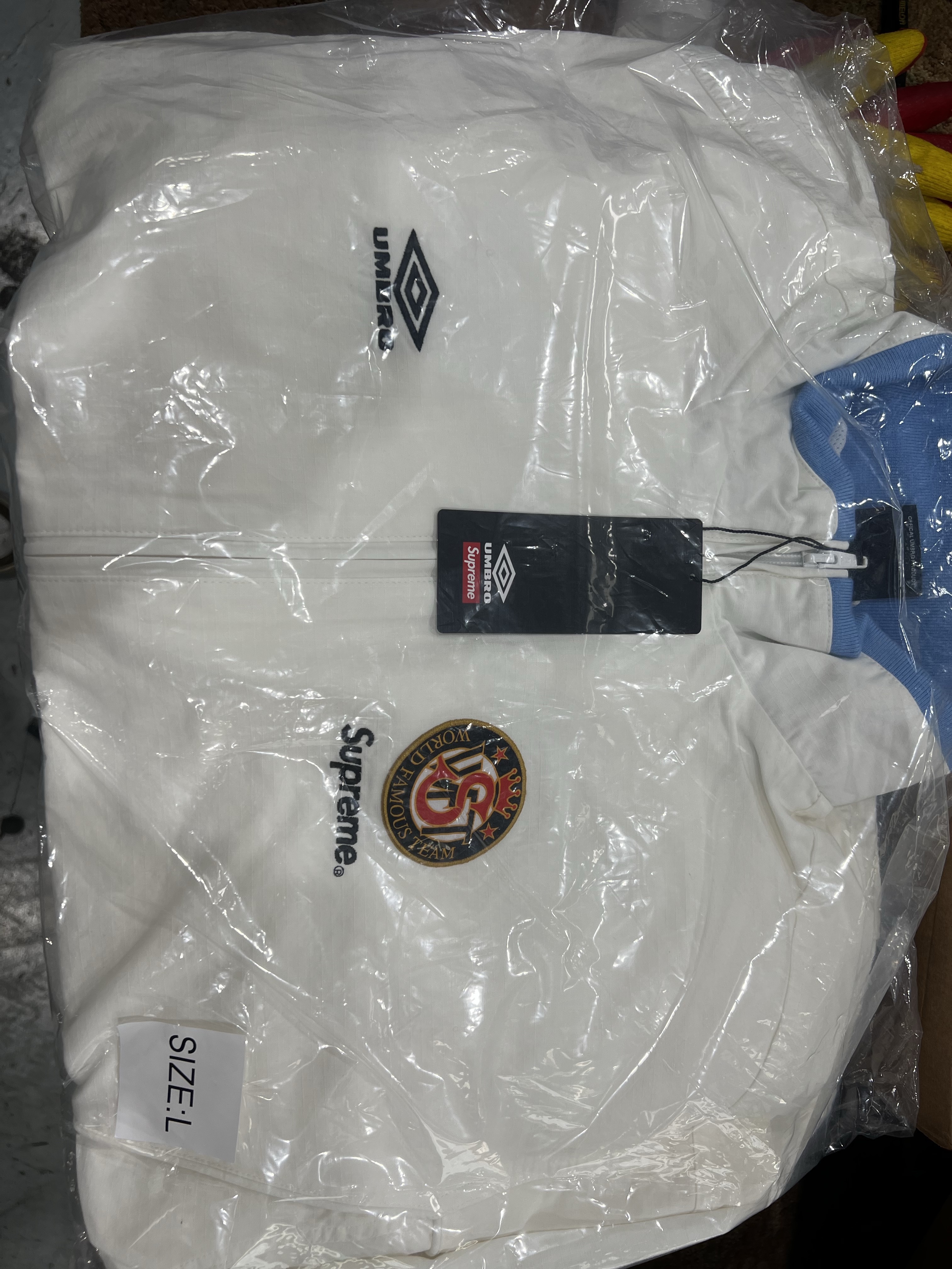 Supreme x Umbro Cotton Ripstop Track Jacket White - 23FW 착용 스타일