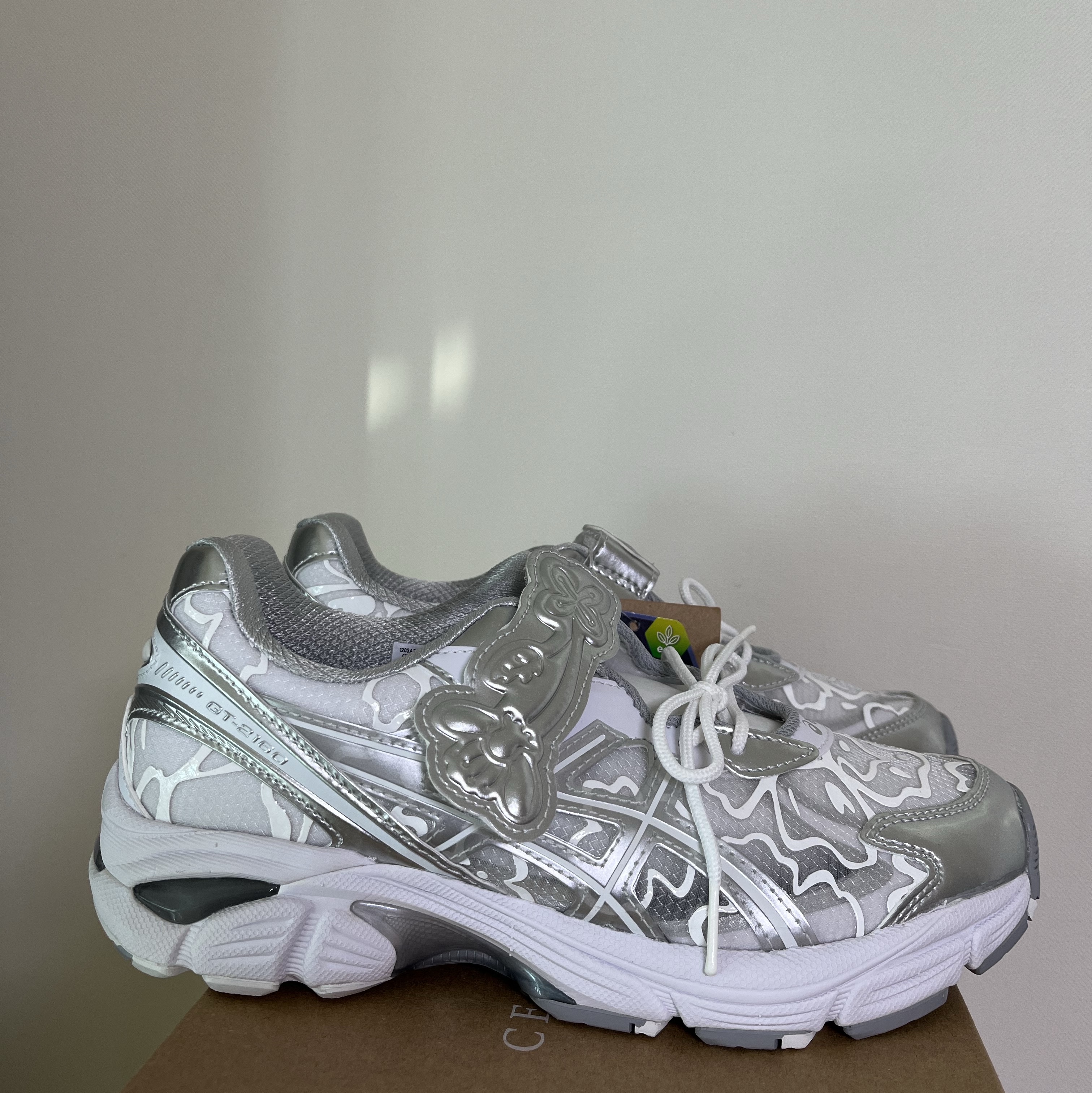 Asics x Cecilie Bahnsen GT-2160 White 착용 스타일