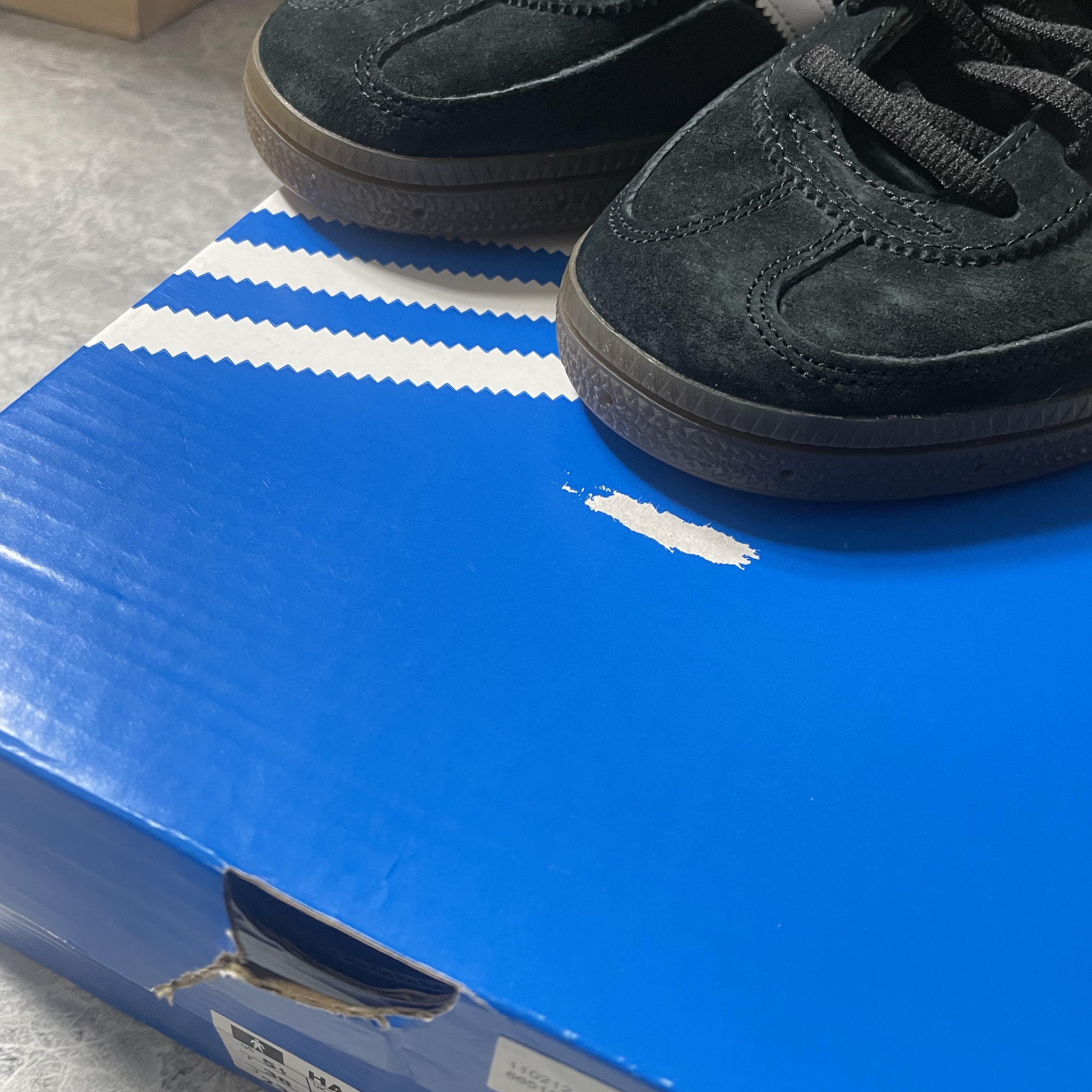 Adidas Spezial Handball Core Black 착용 스타일