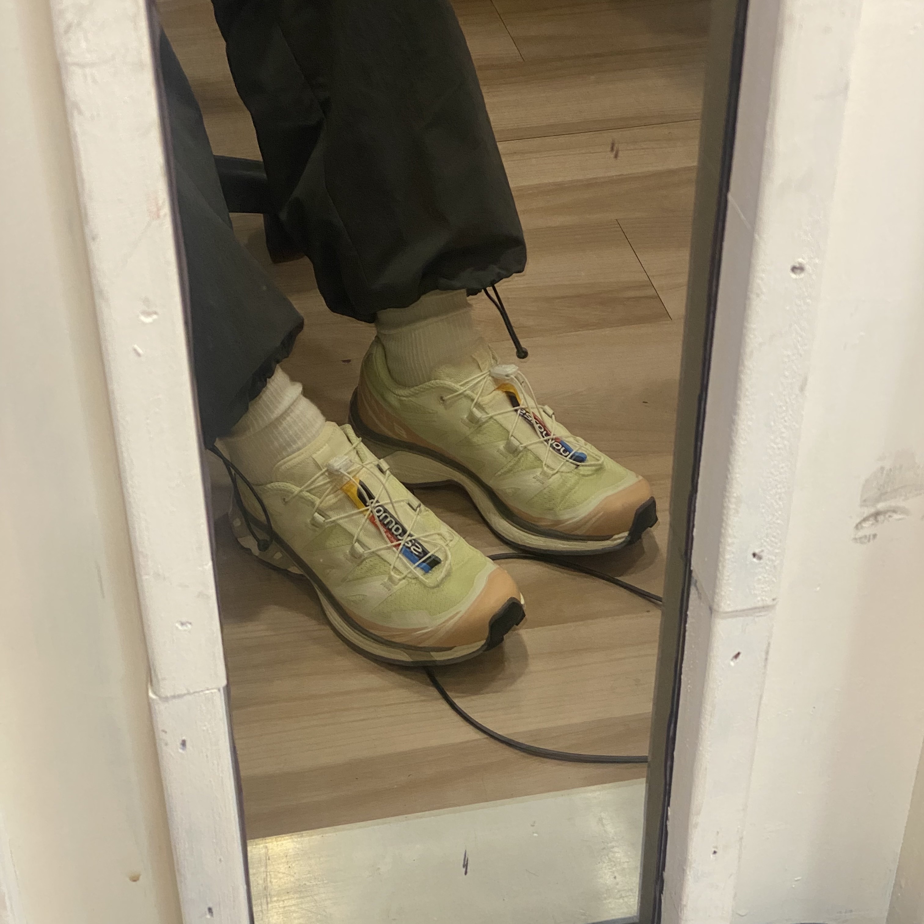 Salomon XT-6 Aloe Wash Hazelnut 착용 스타일