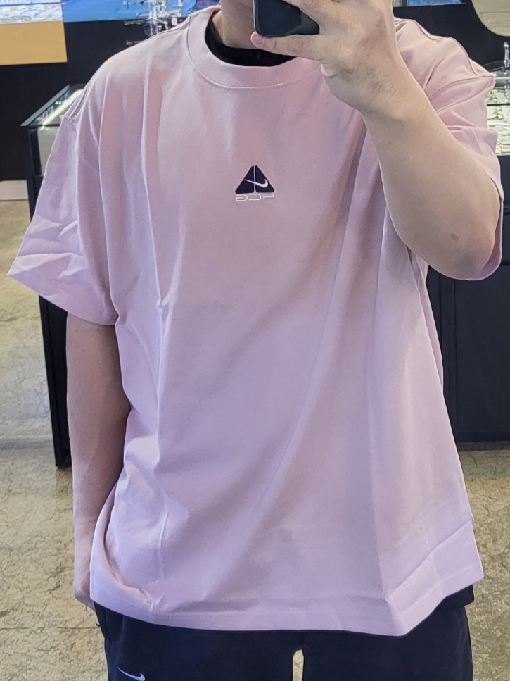 Nike ACG T-Shirt Pink Oxford - Asia 착용 스타일