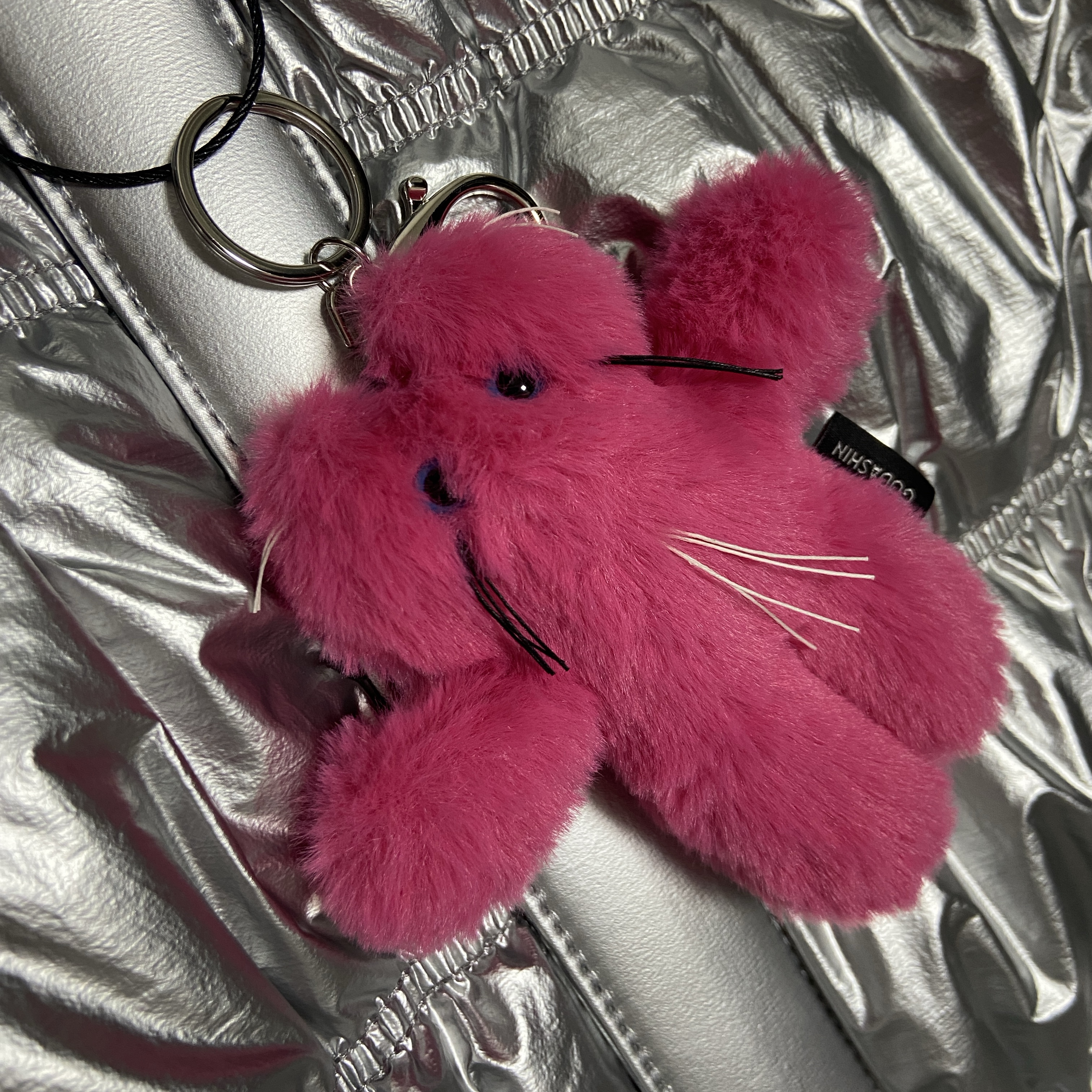 Godashin Cats Keyring Pink 착용 스타일